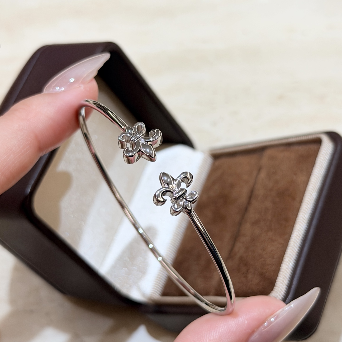 Chrome Hearts A7094 火爆 克罗心新款 船锚 权杖 鸢尾 光面手镯 n 是一个体现 潮流 个性 通体精选进口925纯银材质