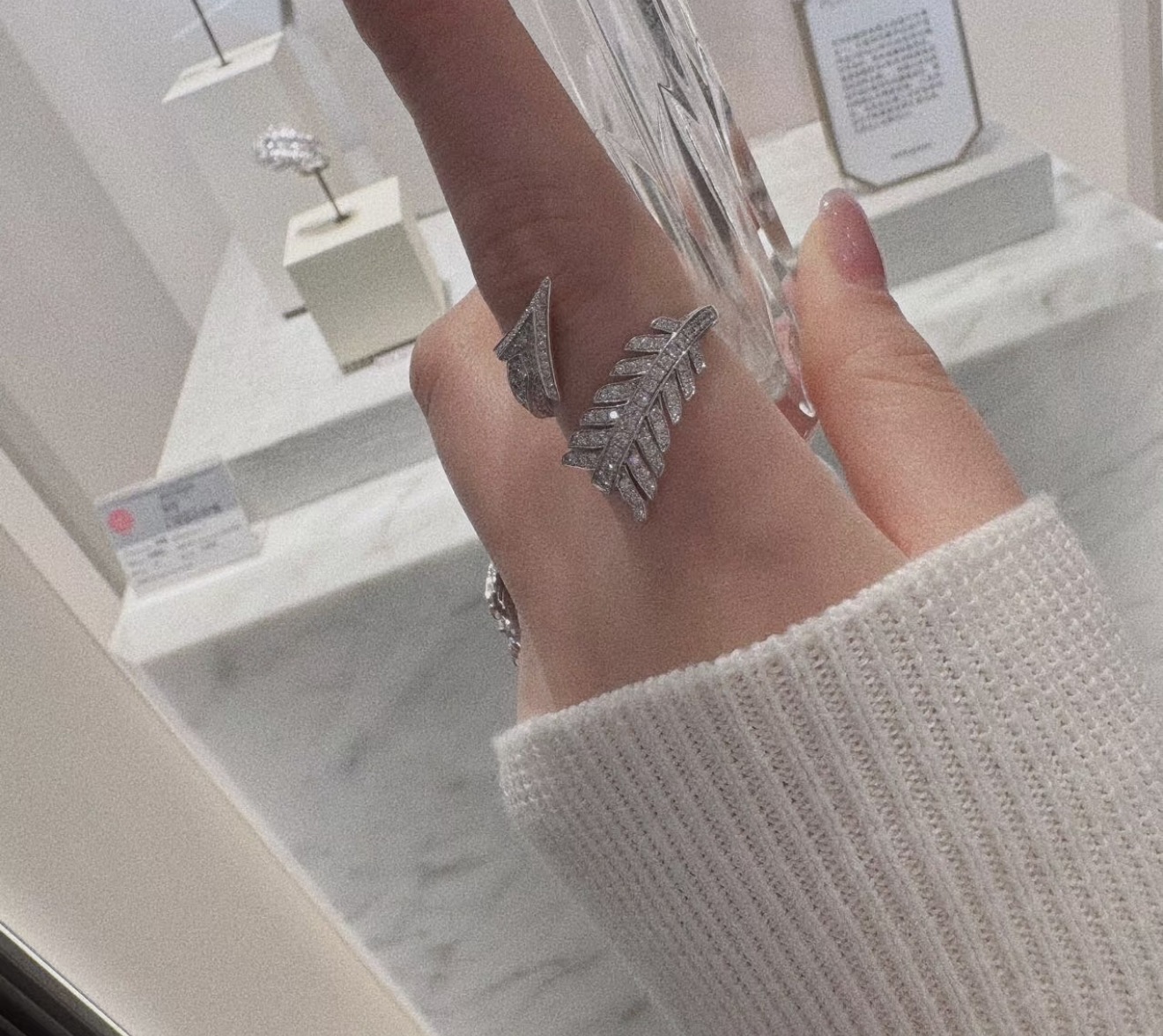 Hermès A7393 宝诗龙 新款 箭头 羽毛 满钻密镶戒指 通体纯银镶嵌AAAAA级高碳钻 个性 引领潮流 通体925纯银 镶嵌工艺 女神 单品 电镀厚金 铂金色 开口均码可调节 纯银戒指
