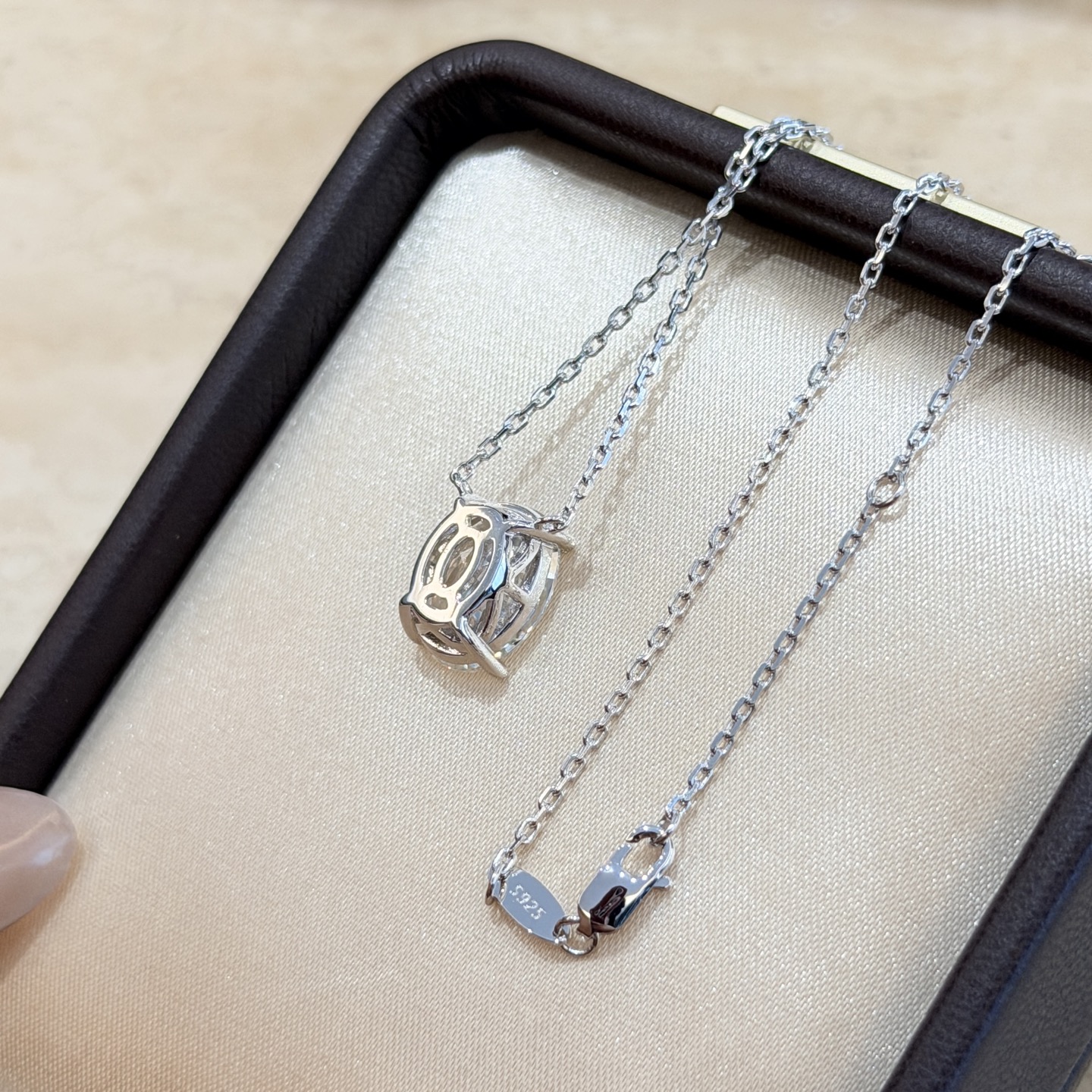 Hermès A5569 【仿真钻】鸽子蛋 五克拉 钻石 项链 采用珠宝 最顶尖的仿真钻 手工镶嵌 高端定制925纯银精工打造 栩栩如生