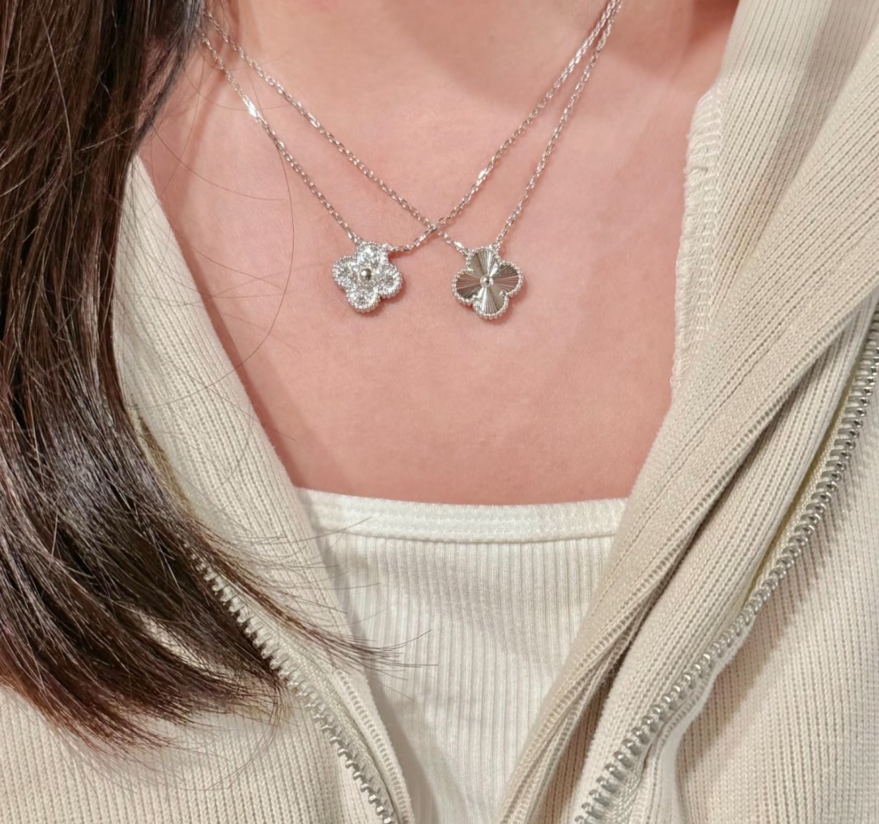 Hermès A4210 直播专供 纯银无logo CNC车床 梵家 镭射 四叶草 单花项链 菱形扣 双面 幸运全金玑镂雕花 电镀18K金 做工复杂 精工细节 打造 设计独特教人一见倾心 佩戴美美哒 电镀厚金 铂金色 纯银项链