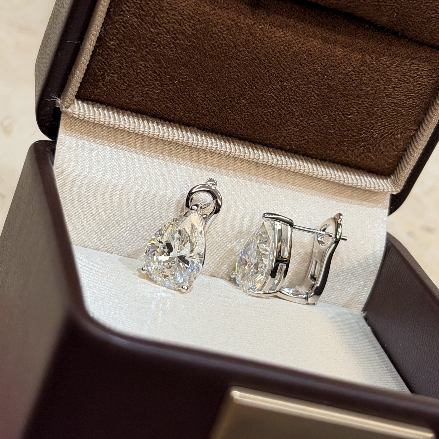 Ralph Lauren A7400 【仿真钻】格拉夫 5克拉 水滴 耳拍 通体925纯银 用钻石的切割工艺来切割人工钻