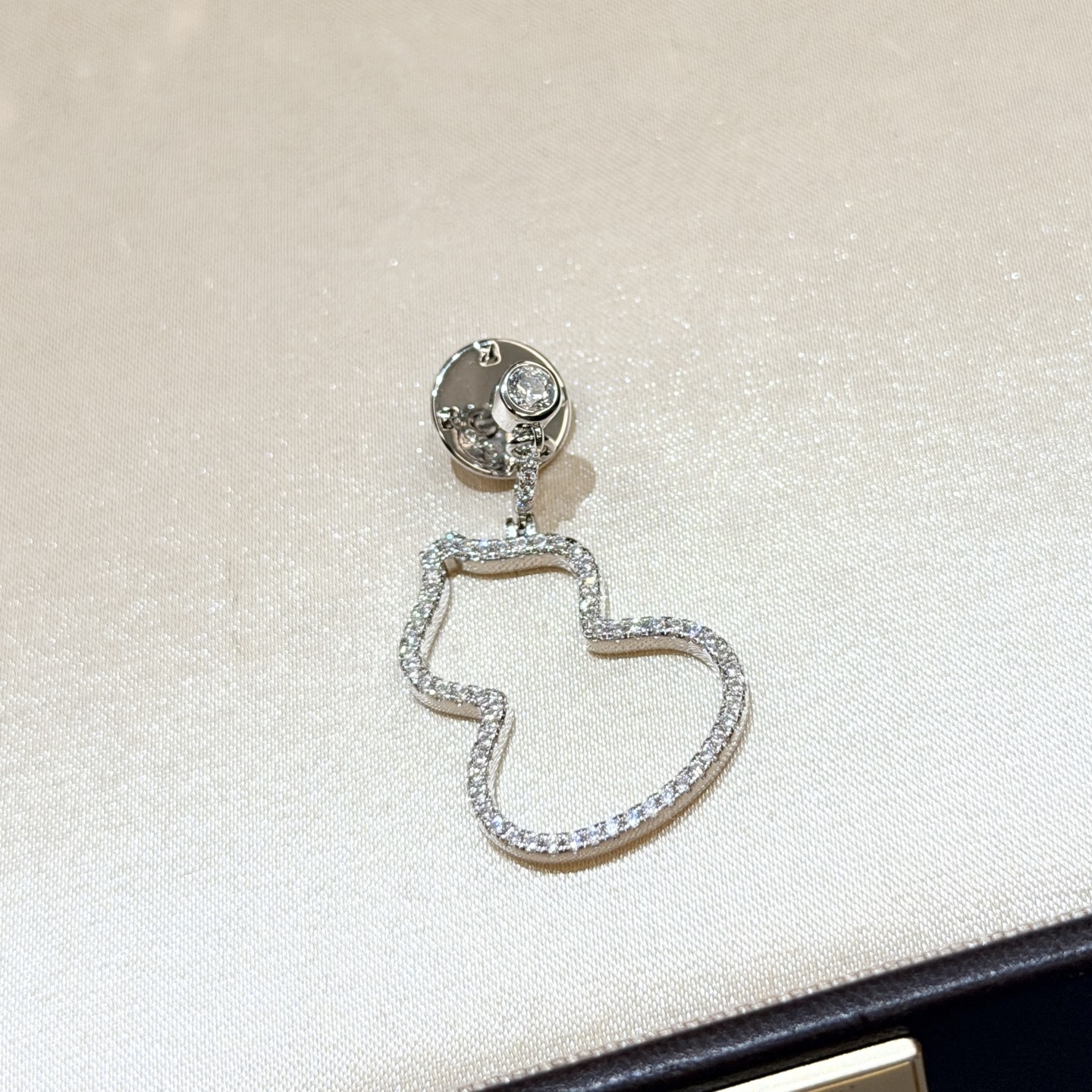 Hermès A7450 Wulu葫芦系列 满钻 镂空葫芦 胸针 葫芦谐音＂福禄＂寓意有福 美到哭 简直毫无抵抗力 超精工 高端进口S925纯银材质 电镀厚金 爆了 铂金 纯银胸针