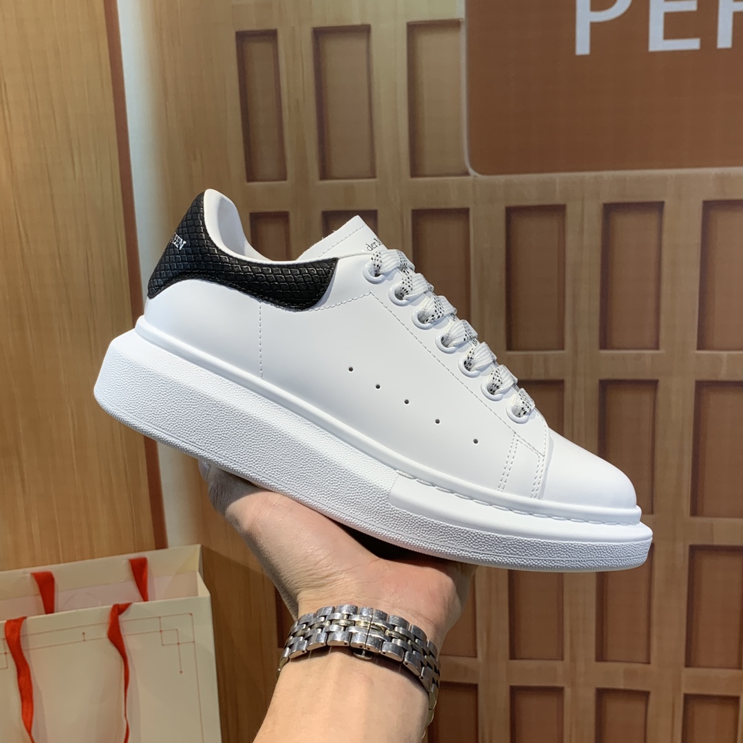 NO:222783,Snake pattern professional McQueen factory. Top version. Couple model Alexander McQueen high version has been upgraded to the highest quality again. McQueen dad shoes McQueen spring, summer, autumn and winter top version Purchase level I sincerely recruit online and offline agents nationwide to join Fabric imported from Italy original material. Texture, waterproof and color-proof, inner A-grade Italian imported inner lining, dirty, sweat-absorbing, breathable, comfortable, footbed: Top version imported Italian super soft cow lily, outsole PU  counter 1:1 original white box of shoe box. Plus white flip cover double layer protection, cloth bag, handbag, certificate of conformity 1:1 open mold 4 pieces set. Distribute a pair of shoelaces. Shoe laces can be selected at any color of this factory. Size 34-41. Male 38-46 Special note (women's size 34. 40.41, male 38  .45.46 is customized, no return or exchange) win-win cooperation, casual shoes/sports shoes, alexander mcqueen, sneakers19860909蛇纹专业麦昆工厂.顶级版本.情侣款 Alexander McQUEEN高版本再次升级为最高品质.麦昆老爹鞋 麦昆 春夏秋冬 顶级版本 代购级别 诚招全国线上线下代理商加盟 面料意大利进口原订材料.质感 抗水擦不变色 内里 A级意大利进口内里耐脏.吸汗.透气.舒适 垫脚: 顶级版进口意大利超软牛里皮 大底PU 专柜1:1 鞋盒原版白盒. 外加白翻盖合双层保护.布袋.手提袋.合格证1:1开模4件套.配送鞋带一双. 鞋带可以任意选本工厂的所有颜色一双 码数女34-41.男38-46 特别备注（女码34. 40 .41,男码38 .45.46属定制,不.退.换）合作共赢,休闲鞋/运动鞋,alexander mcqueen,sneakers,Women's Shoes