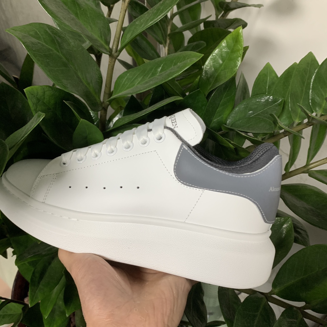 NO:222770,Peach powder professional McQueen factory. Top version. Couple model Alexander McQueen high version has been upgraded to the highest quality again. McQueen dad shoes McQueen spring, summer, autumn and winter top version Purchase level I sincerely recruit online and offline agents nationwide to join Fabric imported from Italy original material. Texture, waterproof and color-proof, inner A-grade Italian imported inner lining, dirty, sweat-absorbing, breathable, comfortable, footbed: Top version imported Italian super soft cow lily, outsole PU  counter 1:1 shoe box original white box. Plus white flip cover double layer protection, cloth bag, handbag. Certificate of conformity 1:1 open mold 4-piece set. Distribution of shoelaces. Shoe laces can be selected at any color of this factory. Size 34-41. Male 38-46 Special note (women's size 34. 40.41, male 38  .45.46 is customized, no return or exchange) win-win cooperation, casual shoes/sports shoes, alexander mcqueen, sneakers19860909桃粉专业麦昆工厂.顶级版本.情侣款 Alexander McQUEEN高版本再次升级为最高品质.麦昆老爹鞋 麦昆 春夏秋冬 顶级版本 代购级别 诚招全国线上线下代理商加盟 面料意大利进口原订材料.质感 抗水擦不变色 内里 A级意大利进口内里耐脏.吸汗.透气.舒适 垫脚: 顶级版进口意大利超软牛里皮 大底PU 专柜1:1 鞋盒原版白盒. 外加白翻盖合双层保护.布袋.手提袋.合格证1:1开模4件套.配送鞋带一双. 鞋带可以任意选本工厂的所有颜色一双 码数女34-41.男38-46 特别备注（女码34. 40 .41,男码38 .45.46属定制,不.退.换）合作共赢,休闲鞋/运动鞋,alexander mcqueen,sneakers,Women's Shoes