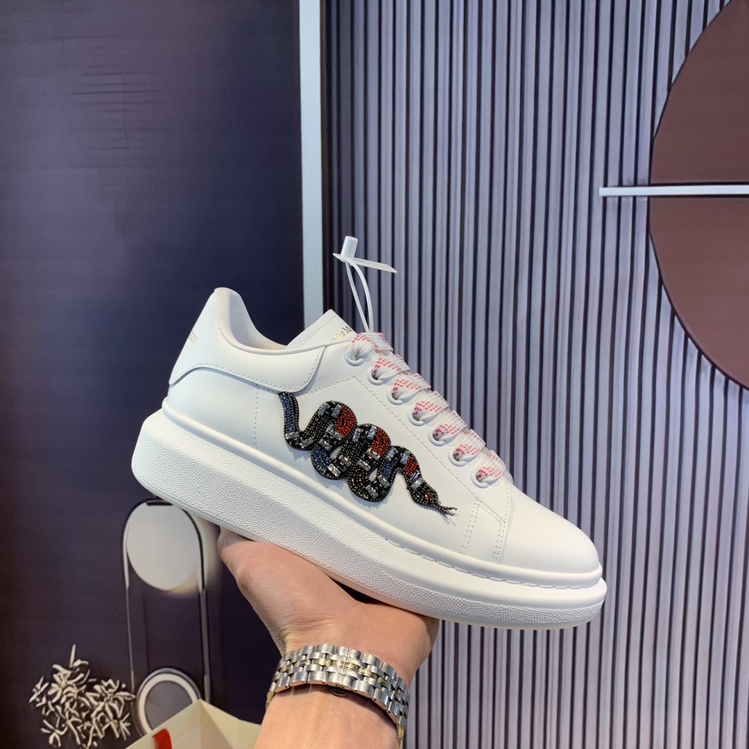 NO:222766,Snake pattern professional McQueen factory. Top version. Couple model Alexander McQueen high version has been upgraded to the highest quality again. McQueen dad shoes McQueen spring, summer, autumn and winter top version Purchase level I sincerely recruit online and offline agents nationwide to join Fabric imported from Italy original material. Texture, waterproof and color-proof, inner A-grade Italian imported inner lining, dirty, sweat-absorbing, breathable, comfortable, footbed: Top version imported Italian super soft cow lily, outsole PU  counter 1:1 original white box of shoe box. Plus white flip cover double layer protection, cloth bag, handbag, certificate of conformity 1:1 open mold 4 pieces set. Distribute a pair of shoelaces. Shoe laces can be selected at any color of this factory. Size 34-41. Male 38-46 Special note (women's size 34. 40.41, male 38  .45.46 is customized, no return or exchange) win-win cooperation, casual shoes/sports shoes, alexander mcqueen, sneakers19860909蛇纹专业麦昆工厂.顶级版本.情侣款 Alexander McQUEEN高版本再次升级为最高品质.麦昆老爹鞋 麦昆 春夏秋冬 顶级版本 代购级别 诚招全国线上线下代理商加盟 面料意大利进口原订材料.质感 抗水擦不变色 内里 A级意大利进口内里耐脏.吸汗.透气.舒适 垫脚: 顶级版进口意大利超软牛里皮 大底PU 专柜1:1 鞋盒原版白盒. 外加白翻盖合双层保护.布袋.手提袋.合格证1:1开模4件套.配送鞋带一双. 鞋带可以任意选本工厂的所有颜色一双 码数女34-41.男38-46 特别备注（女码34. 40 .41,男码38 .45.46属定制,不.退.换）合作共赢,休闲鞋/运动鞋,alexander mcqueen,sneakers,Women's Shoes