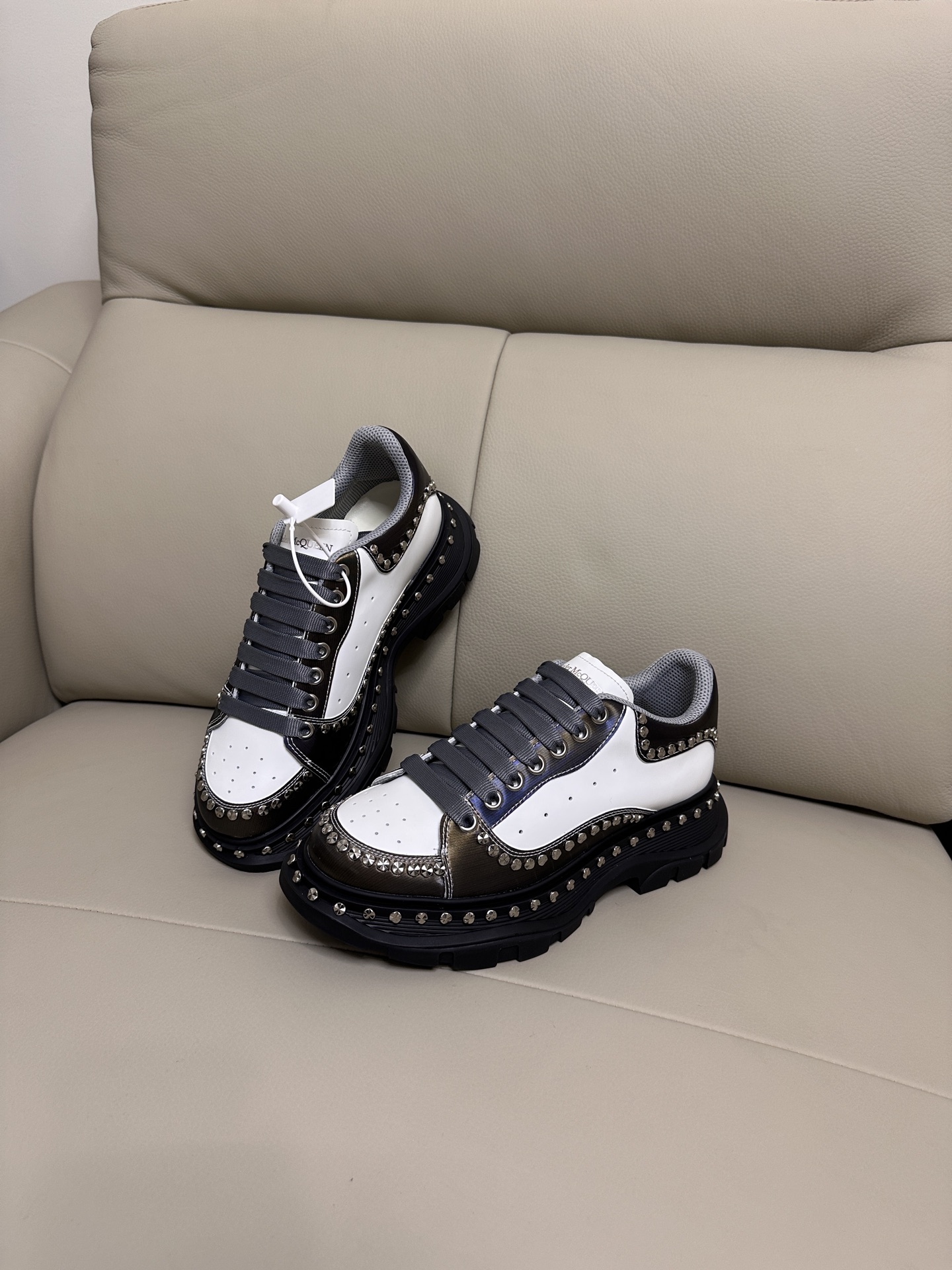 Alexander McQueen Women's Shoes Professional McQueen factory. Top version. Couple style — photo 2