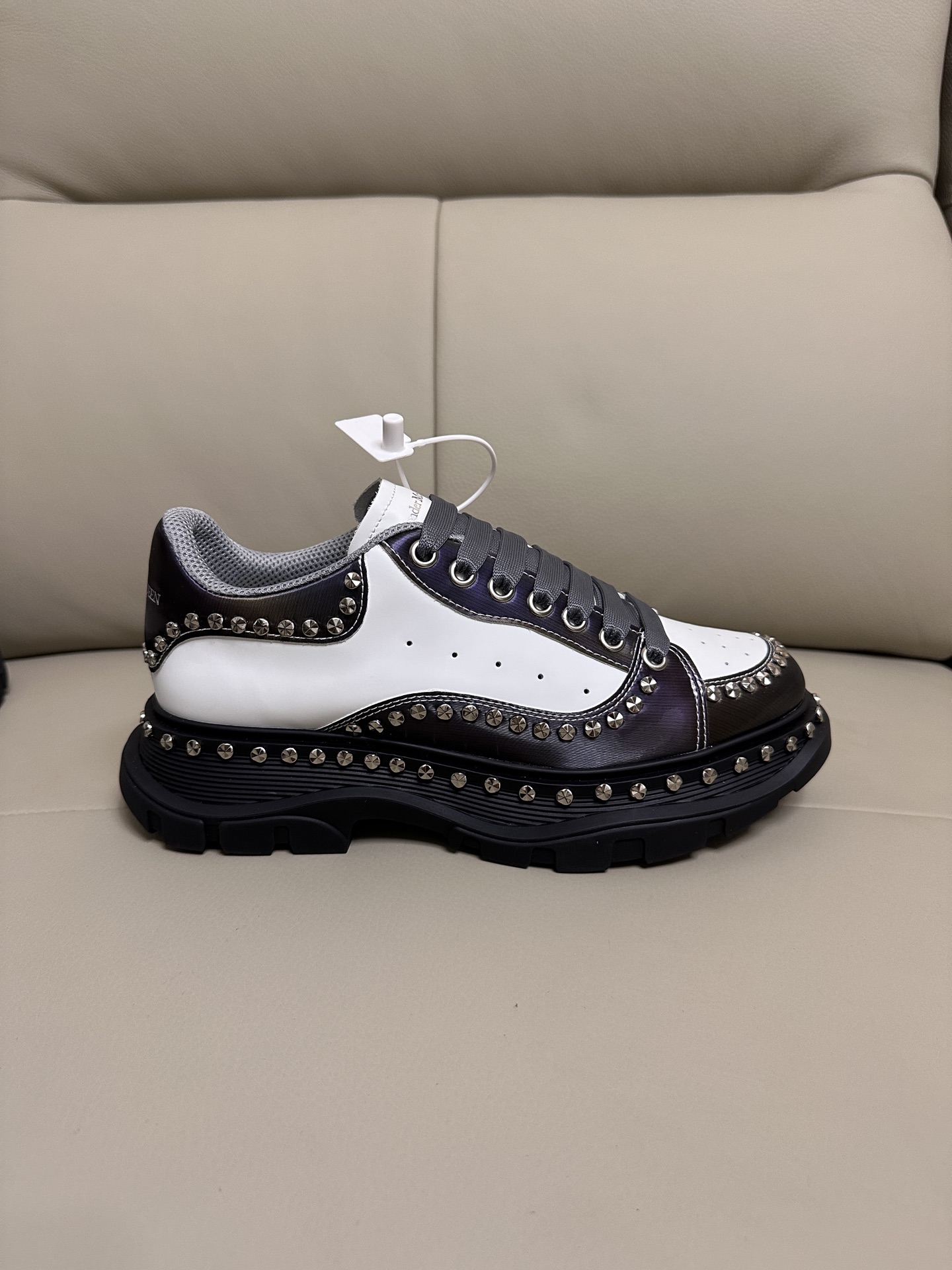 Alexander McQueen Women's Shoes Professional McQueen factory. Top version. Couple style