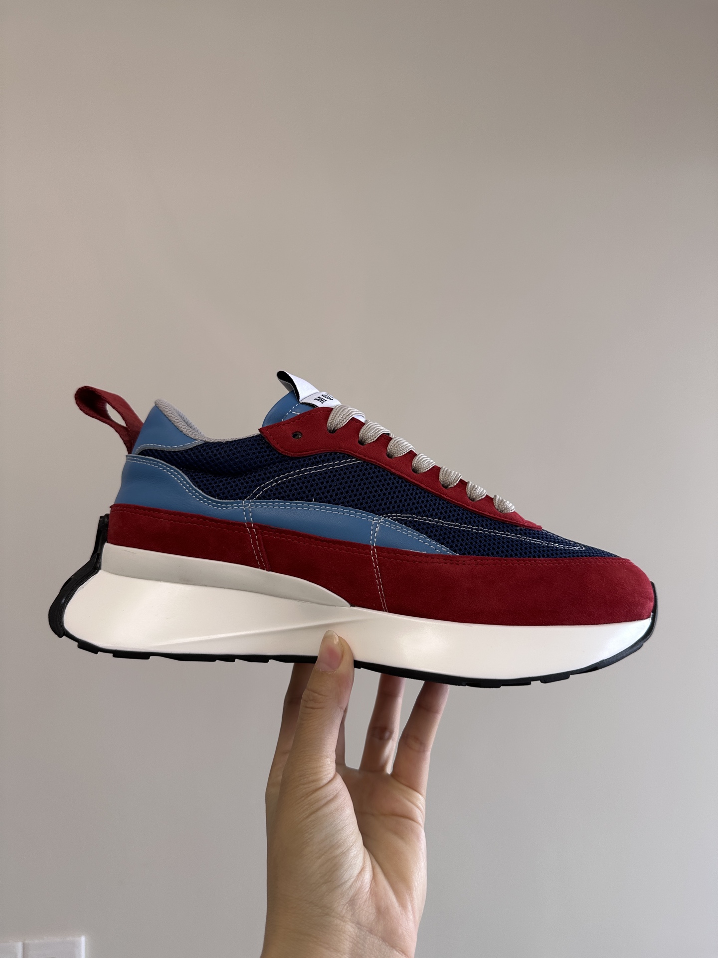 NO:749459,Professional McQueen factory. Top version. Couple model. Alexander McQUEEN high version has been upgraded to the highest quality again. McQueen Spring, Summer, Autumn and Winter. Top version. Purchasing level. Recruiting national online and offline agents to join. Fabric imported from Italy. Original cowhide material. Texture. Resistant to water and rub and does not change. Lining. A-grade Italian imported lining. Resistant to dirt. Sweat-absorbent. Breathable. Comfortable. Foot pads: Top version imported Italian super soft cowhide leather. Outsole PU+ counter 1:1 shoe box original white box.  Plus white flip cover and double-layer protection. Cloth bag. Handbag. Certificate of conformity 1:1 mold opening 4-piece set. Delivered with a pair of shoelaces. You can choose a pair of shoelaces in any color of the factory. Sizes for women: 34-41. Men: 38-46. Special remarks (women’s size 34.40.41, men’s size 38.45.46 are customized and cannot be returned or exchanged). Win-win cooperation, casual shoes/sports shoes, alexander  mcqueen,sneakers,cowhide19860909专业麦昆工厂.顶级版本.情侣款 Alexander McQUEEN高版本再次升级为最高品质 麦昆 春夏秋冬 顶级版本 代购级别 诚招全国线上线下代理商加盟 面料意大利进口原订牛皮材料.质感 抗水擦不变色 内里 A级意大利进口内里耐脏.吸汗.透气.舒适 垫脚: 顶级版进口意大利超软牛里皮 大底PU+专柜1:1 鞋盒原版白盒. 外加白翻盖合双层保护.布袋.手提袋.合格证1:1开模4件套.配送鞋带一双. 鞋带可以任意选本工厂的所有颜色一双 码数女34-41.男38-46 特别备注（女码34. 40 .41,男码38 .45.46属定制,不.退.换）合作共赢,休闲鞋/运动鞋,alexander mcqueen,sneakers,cowhide,Women's Shoes