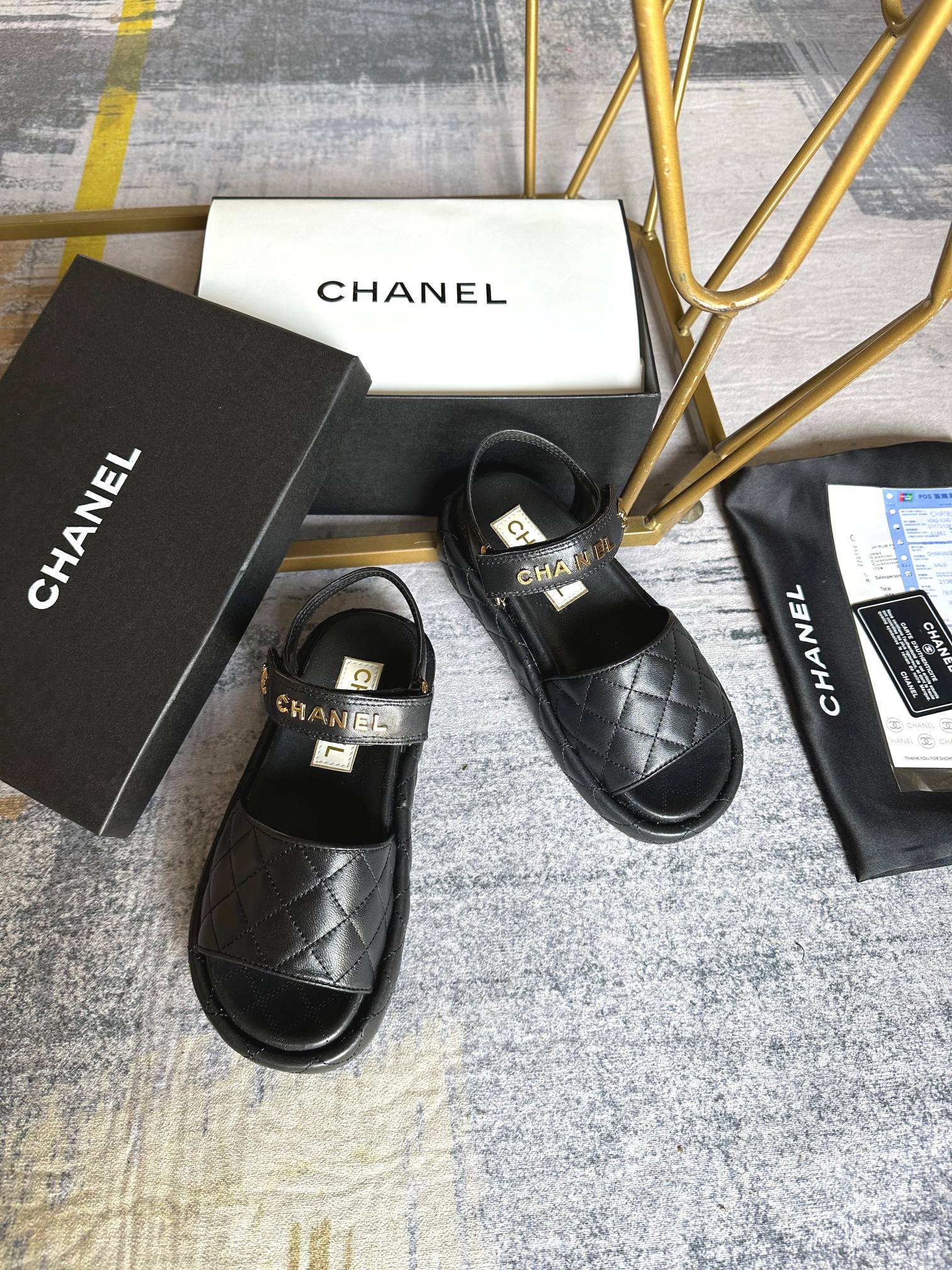 2024Ss Chanel Chanel primavera / verano nuevas sandalias, sandalias de velcro de playa de la serie, 