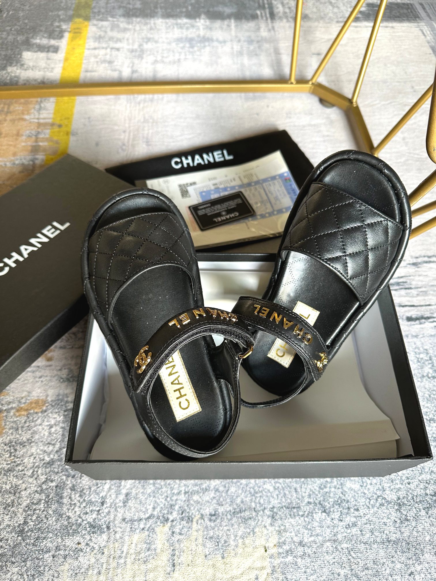 2024Ss Chanel Chanel primavera / verano nuevas sandalias, sandalias de velcro de playa de la serie, 