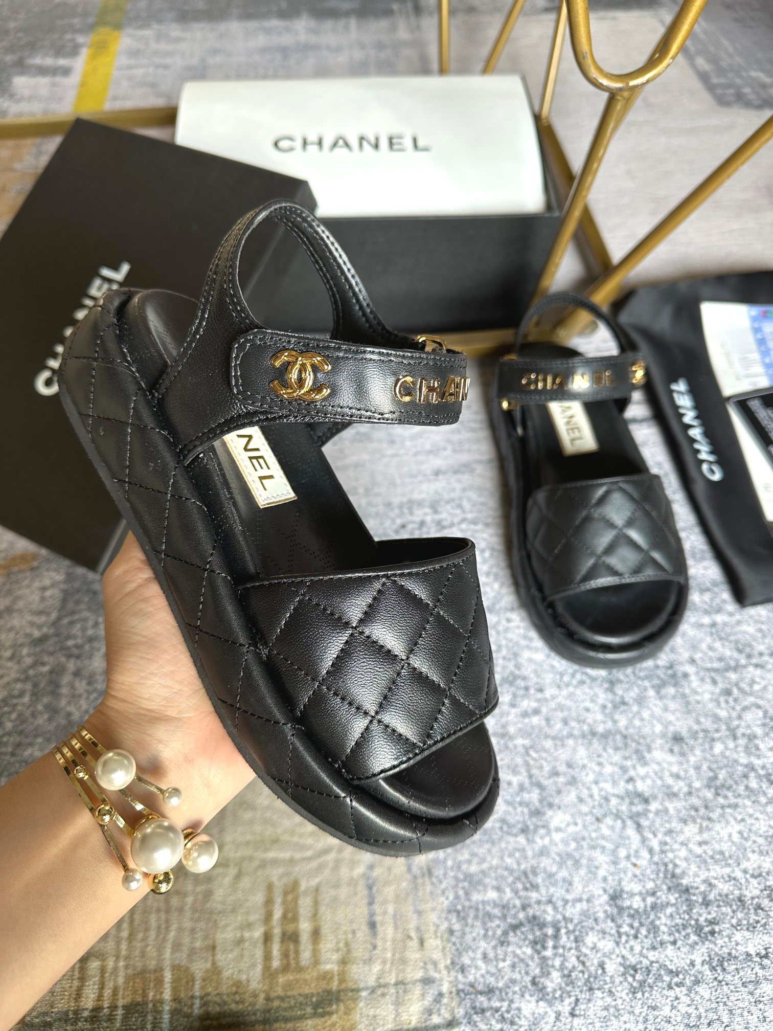 2024Ss Chanel Chanel primavera / verano nuevas sandalias, sandalias de velcro de playa de la serie, 