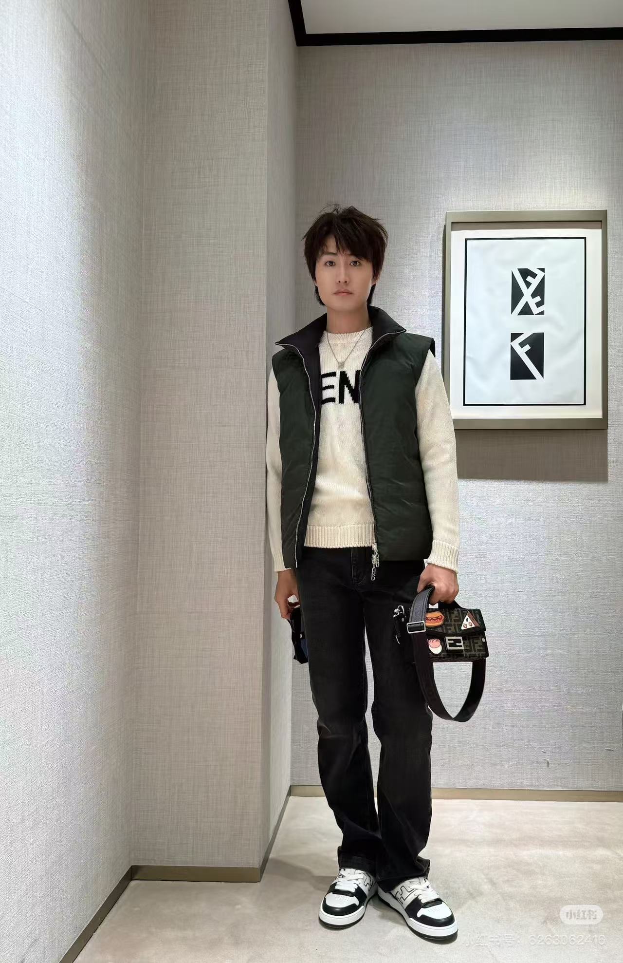 NO:271375,Picture of foot,19860909上脚图,,Men's shoes