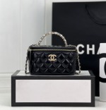 Chanel Sacs À Bandoulière & À Épaule Or Givrée Peau de mouton La chaîne 1 Chanel Sacs À Bandoulière & À Épaule Or Givrée Peau de mouton La chaîne