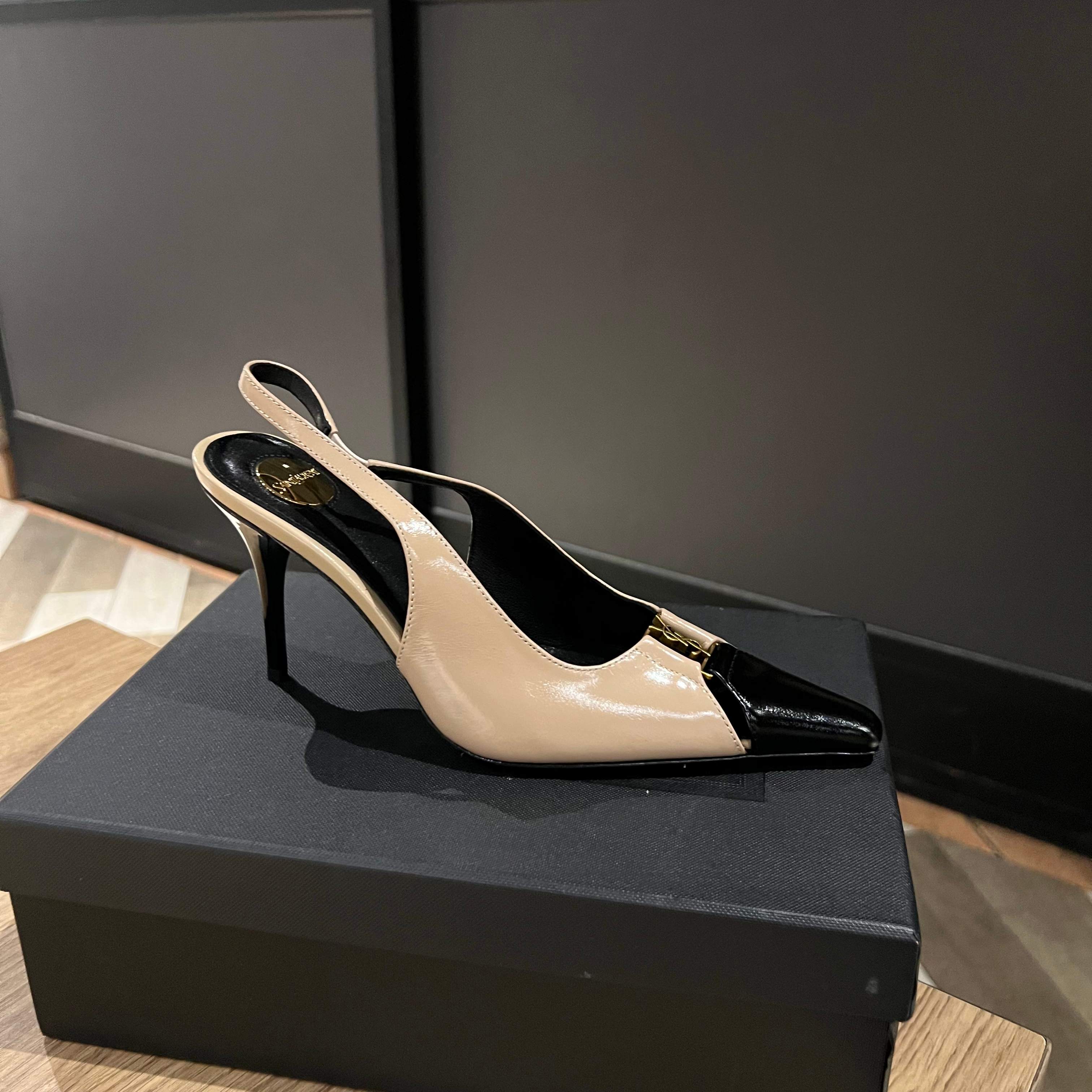 NO:867127,[Saint Laurent] YSL small square toe color-blocked back high-heeled shoes/sandals. Upper imported cowhide/cow patent leather, lining imported sheepskin, outsole Italian leather outsole, heel height 9cm Size35-39 (40.41.42 custom-made, non-refundable), high heels, saint laurent, saint laurent, saint laurent, sandals, high heels, cowhide, sheepskin, Leather soles19860909【Saint Laurent 圣罗兰】YSL小方头拼色后空高跟鞋/凉鞋. 鞋面进口牛皮/牛漆皮 内里垫脚进口羊皮 大底意大利真皮大底 跟高9cm Size35-39（40.41.42定做不退换）,高跟鞋,saint laurent,saint laurent,saint laurent,sandals,high heels,cowhide,sheepskin,Leather soles,Women's Shoes