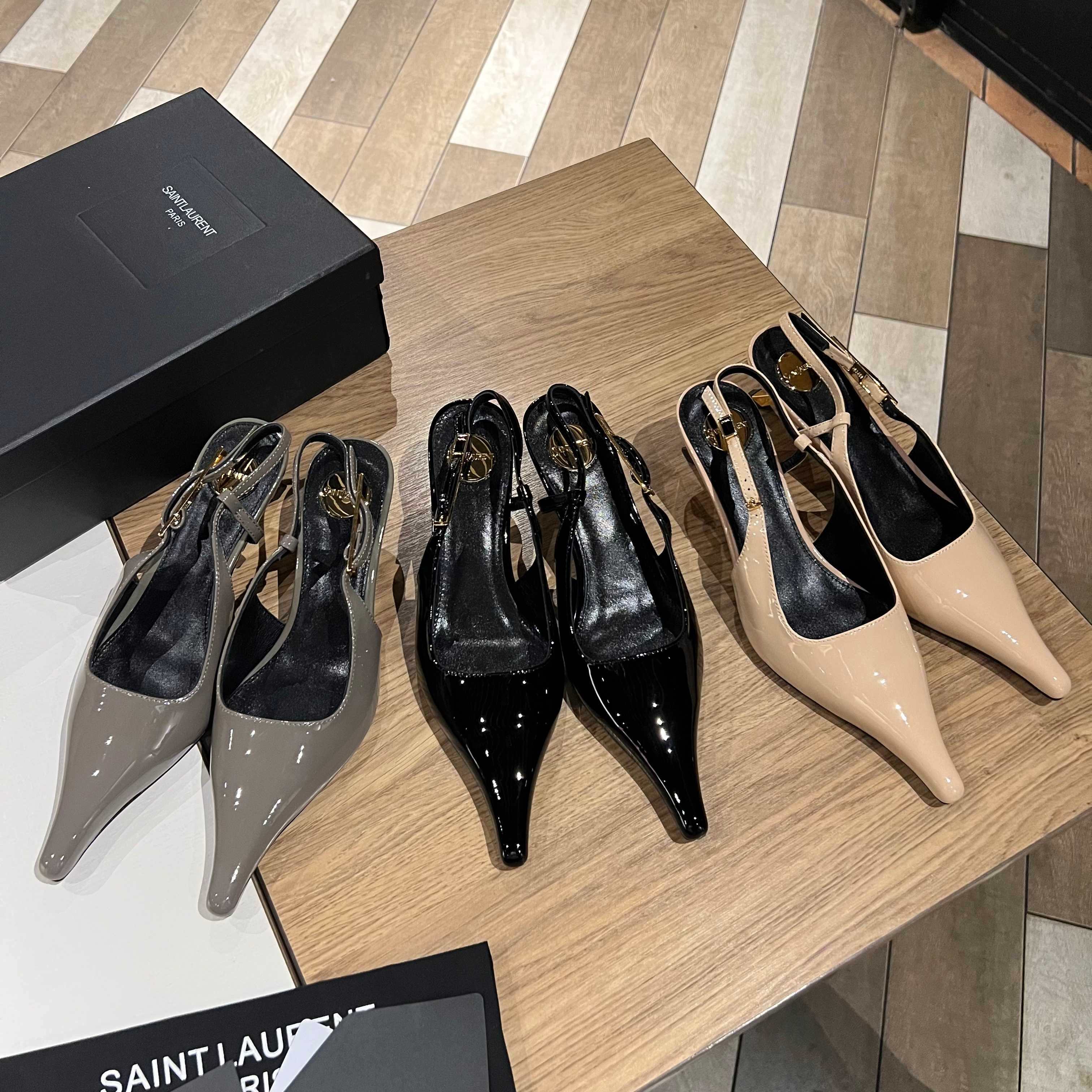 NO:867205,[Saint Laurent] YSL pointed toe cat heel sandals/single shoes. Imported calf patent leather upper, imported sheepskin lining, Italian genuine leather outsole, heel height 6cm, Size 35-39 (40.41 custom made, non-returnable), high heels, saint laurent, saint laurent, saint laurent, sandals, high heels, sheepskin, Leather soles19860909【Saint Laurent 圣罗兰】YSL尖头猫跟后空凉鞋/单鞋. 鞋面进口小牛漆皮 内里进口绵羊皮 鞋底意大利真皮大底 跟高6cm Size35-39（40.41定做不退换）,高跟鞋,saint laurent,saint laurent,saint laurent,sandals,high heels,sheepskin,Leather soles,Women's Shoes