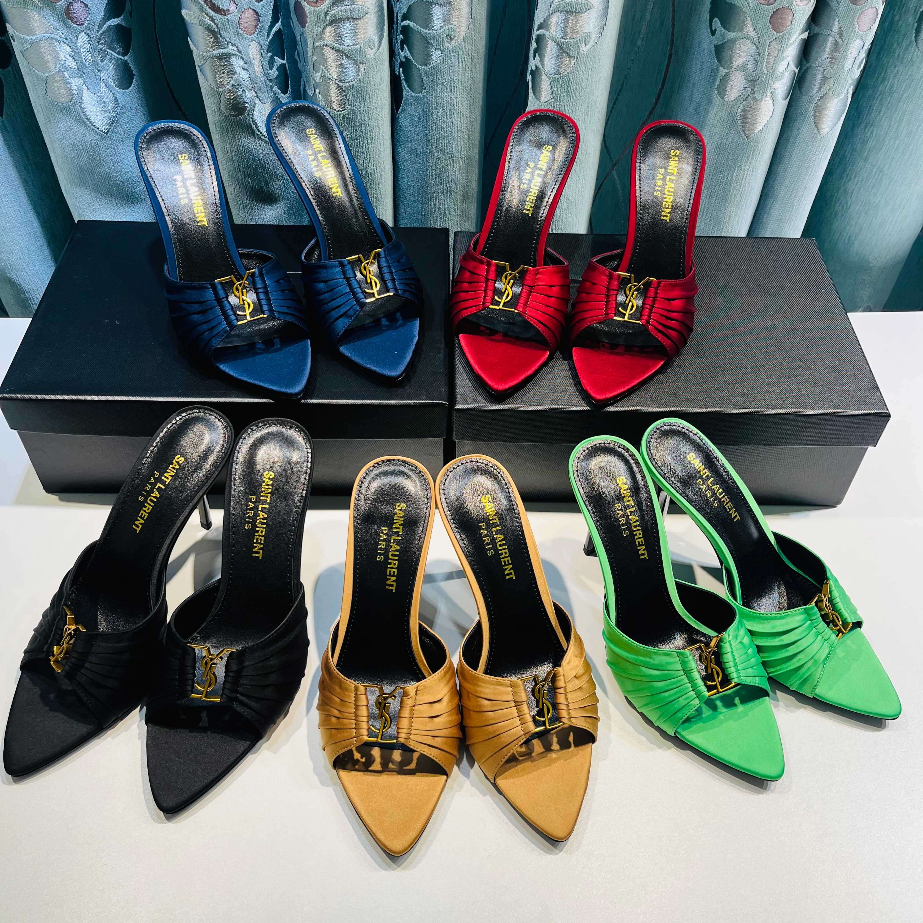 NO:867121,[Saint Laurent] YSL letter buckle pointed toe high-heeled slippers/sandals. Silk satin upper, sheepskin lining, leather outsole, heel height 10.5cm, Size35-39 (40.41.42 custom-made, non-refundable), high heels, saint laurent, saint laurent, saint laurent, sandals, high heels, slippers, sheepskin, real silk, Leather soles19860909【Saint Laurent 圣罗兰】YSL字母扣尖头高跟拖鞋/凉鞋. 鞋面真丝缎面 内里垫脚羊皮 大底真皮大底 跟高10.5cm Size35-39（40.41.42定做不退换）,高跟鞋,saint laurent,saint laurent,saint laurent,sandals,high heels,slippers,sheepskin,real silk,Leather soles,Women's Shoes
