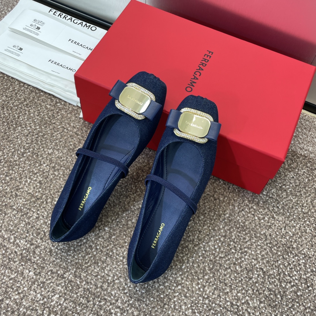 Ferragamo菲拉格慕2024春夏新款蝴蝶结浅口女鞋SF标志性蝴蝶结五金钻扣平底单鞋糖果色方头百搭芭