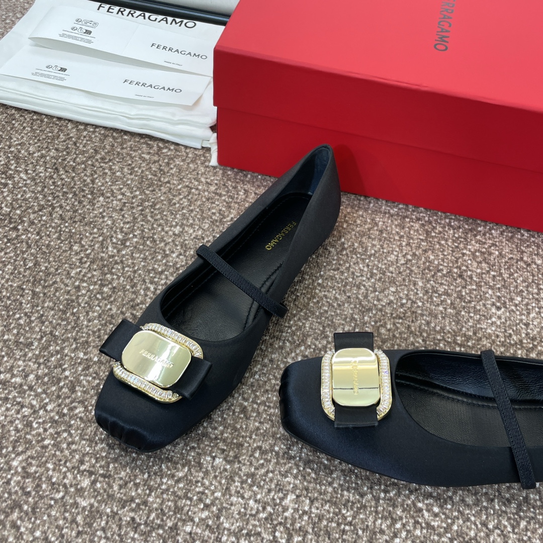 Ferragamo菲拉格慕2024春夏新款蝴蝶结浅口女鞋SF标志性蝴蝶结五金钻扣平底单鞋糖果色方头百搭芭