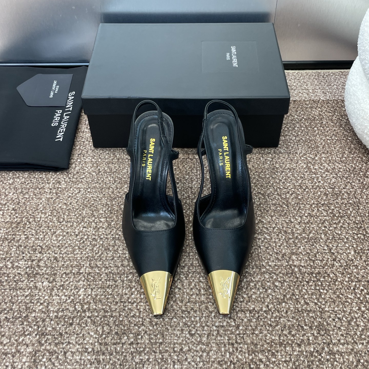 NO:254708,SAINT LAURENT PARIS Saint Laurent spring and summer new high-heel square-toe women's shoes YSL letter logo hardware buckle star same style iron-toe fruit saint color empty sandals Material: imported mixed-bred sheepskin   water dyed sheepskin   Italian genuine leather outsole Heel height: 10CM Size: 35-42 (41.42 custom made without return), high heels, saint laurent, saint laurent, saint laurent, saint laurent, sandals, high heels, sheepskin, Leather soles19860909SAINT LAURENT PARIS 圣罗兰春夏新款高跟方头女鞋 YSL字母logo五金扣明星同款铁头果冴冻色后空凉鞋 材质:鞋面进口混种羊皮 水染羊皮里 意大利真皮大底 跟高:10CM Size:35-42(41.42订做不退换),高跟鞋,saint laurent,saint laurent,saint laurent,sandals,high heels,sheepskin,Leather soles,Women's Shoes