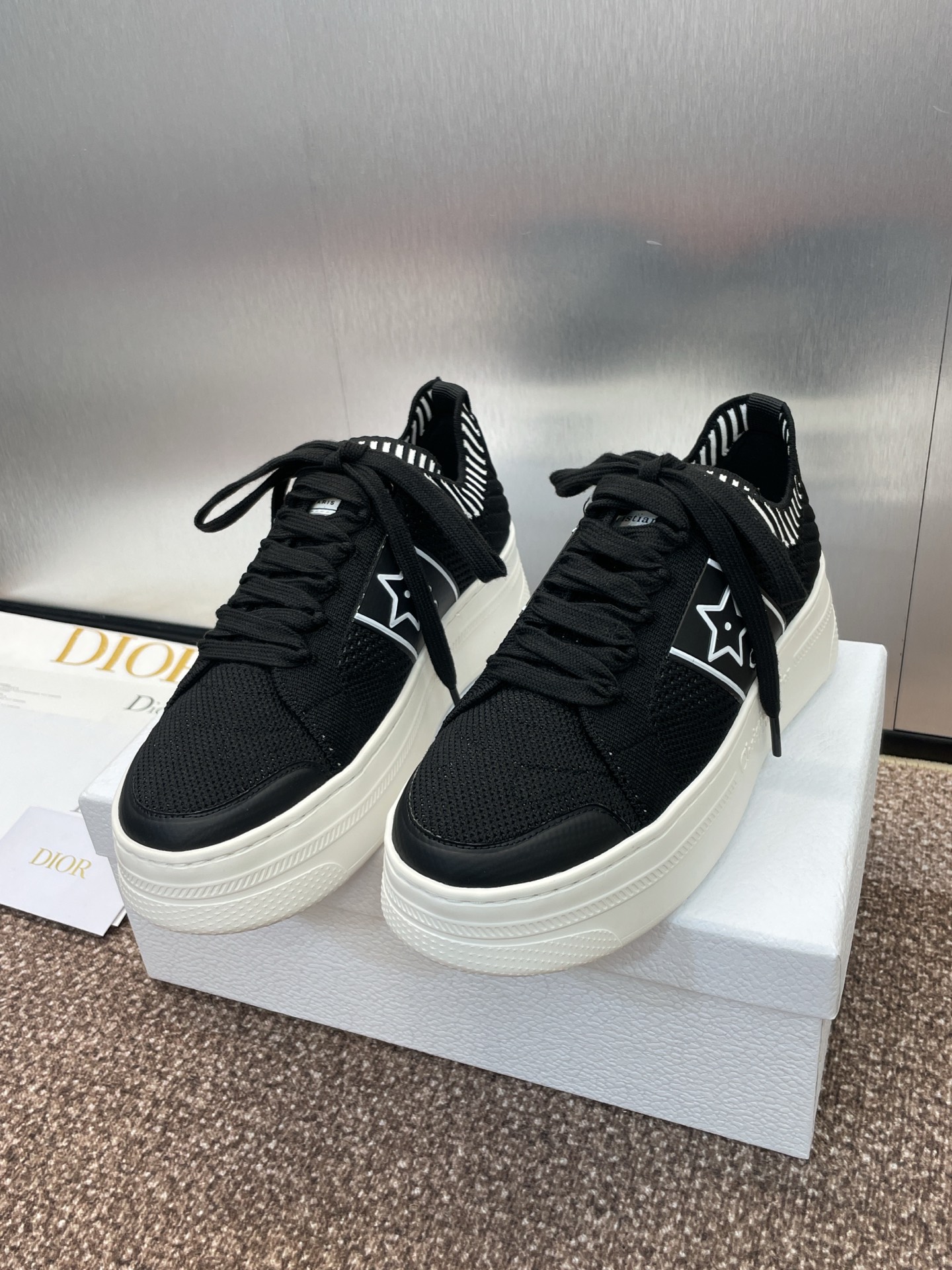 NO:261512,Dior Spring and summer new Star thick-soled lace-up casual skateboard shoes CD letter logo dark flower woven color-blocking canvas sneakers on the market top high-end version Material: original imported environmentally friendly woven upper   mixed-bred sheepskin lining   high elastic logo foam pasting cowhide footbed   tpu outsole Size women's size 35-41 (40.41 custom-made without return and exchange), casual shoes/sports shoes, dior, dior, sneakers, cowhide, sheepskin19860909Dior 迪奥 春夏新款Star厚底系带休闲滑板鞋 CD字母logo暗花梭织拼色帆布运动鞋 市面顶级高端版本 材质:原版进口环保梭织鞋面 混种羊皮内里 高弹力Logo发泡贴牛皮垫脚 tpu大底 Size女码35-41（40.41定制不退换）,休闲鞋/运动鞋,dior,dior,sneakers,cowhide,sheepskin,Women's Shoes