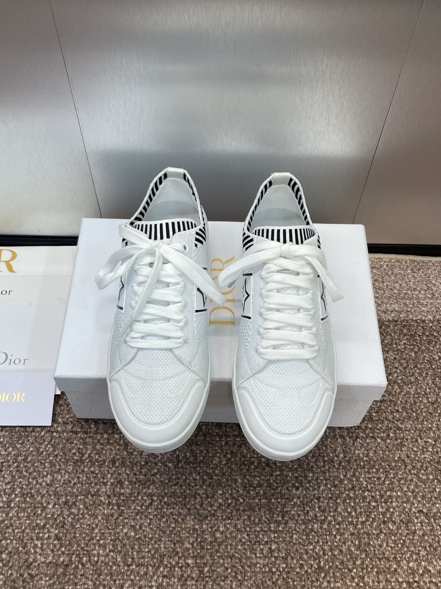 NO:261514,Women's size/men's size Dior Spring and summer new Star lace-up casual skateboard shoes CD letter logo dark flower woven color-blocking canvas couple sneakers top high-end version on the market Material: original imported environmentally friendly woven upper   water-dyed sheepskin lining   high elastic Logo foamed cowhide footbed   tpu outsole Size women's size 35-42 (40.41.42 customization without return) Men's size customization (39-43), casual shoes/sports shoes, dior, dior, sneakers, cowhide, sheepskin19860909女码/男码 Dior 迪奥 春夏新款Star 系带休闲滑板鞋 CD字母logo暗花梭织拼色帆布情侣款运动鞋 市面顶级高端版本 材质:原版进口环保梭织鞋面 水染羊皮内里 高弹力Logo发泡贴牛皮垫脚 tpu大底 Size女码35-42（40.41.42码定制不退换） 男码定制（39-43）,休闲鞋/运动鞋,dior,dior,sneakers,cowhide,sheepskin,Women's Shoes