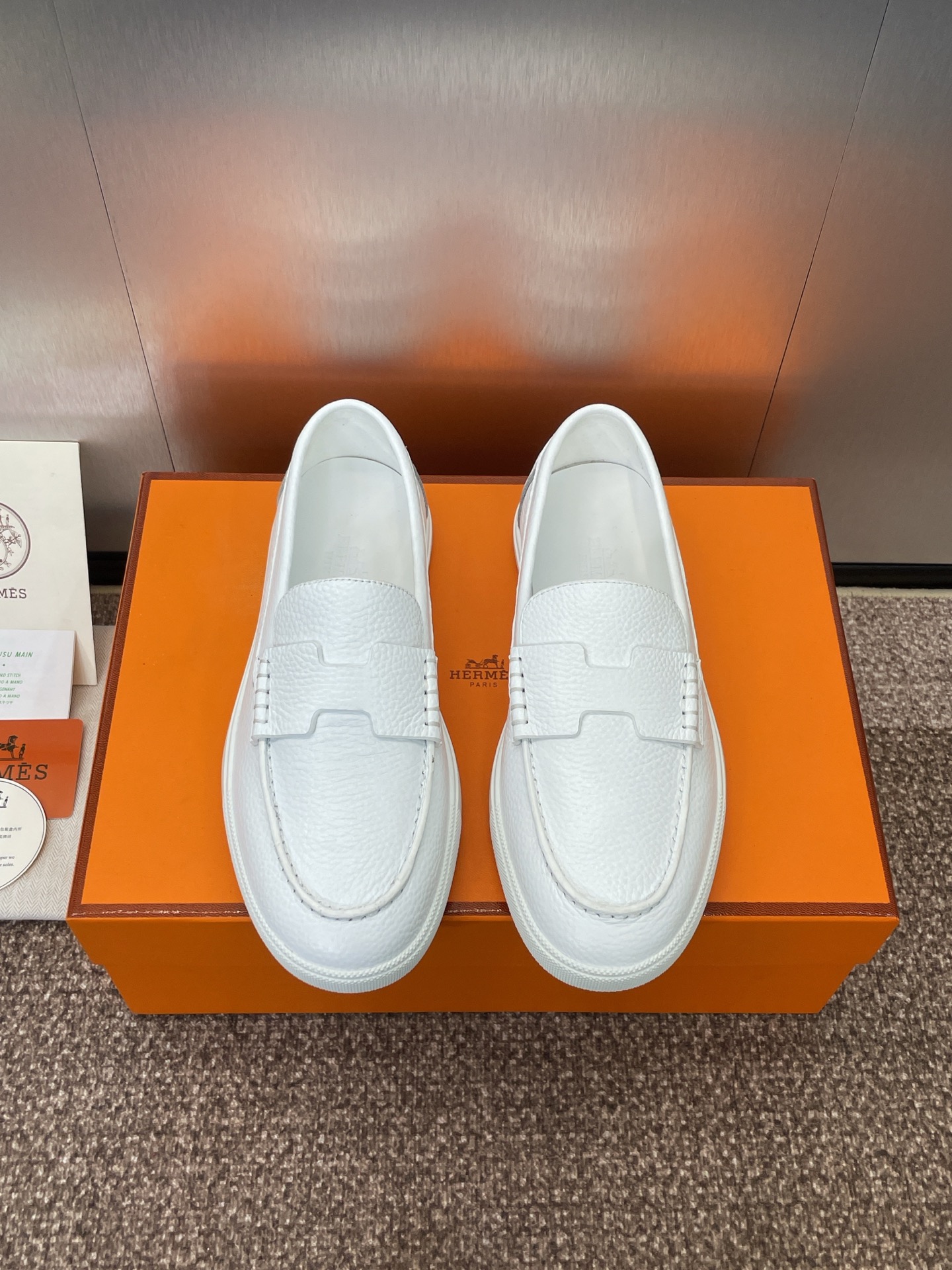 NO:384640,Women's Size Men's Size Hermes Hermes Spring and Summer Couples New Lvy Color Block Skateboard Shoes H Home Flat Sole Round Head Fashion Casual Loafer Material Imported Calfskin/Imported Sheep Skin + Water-Dyeed Sheepskin Inner + Original Open-Model Tpu Outsole Size: Women's Size 35-41 (41 Customized No Return and Exchange) Men's Size 39-46 (46 Customized No Return and Exchange), Loafers, hermes, hermes, louis vuitton,loafers,cowhide,sheepskin,sheep19860909女码 男码 爱马仕 Hermes 春夏情侣新款 lvy拼色滑板鞋 H家平底圆头时尚休闲乐福鞋 材质进口小牛皮/进口羊猄皮+水染羊皮内里+原版开模Tpu大底 Size: 女码35-41(41定制不退换）男码39-46（46定制不退换）,乐福鞋,hermes,hermes,louis vuitton,loafers,cowhide,sheepskin,sheep,Women's Shoes