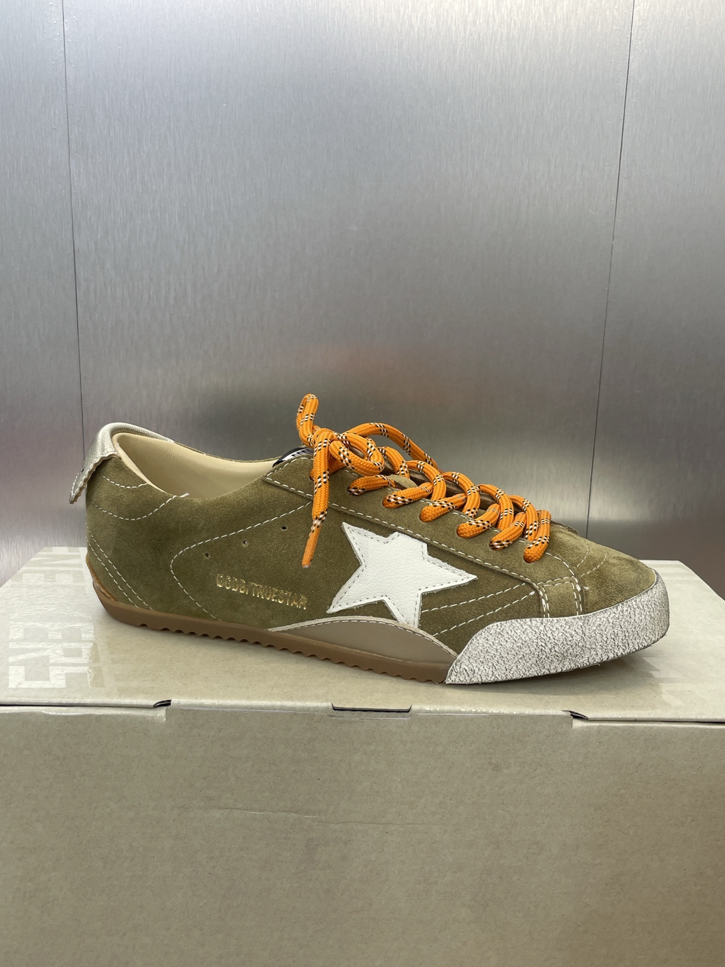 Golden Goos* Spring/Summer 2025 High-Top Sneakers with Original Materials, Internal Lift. - 图片 5