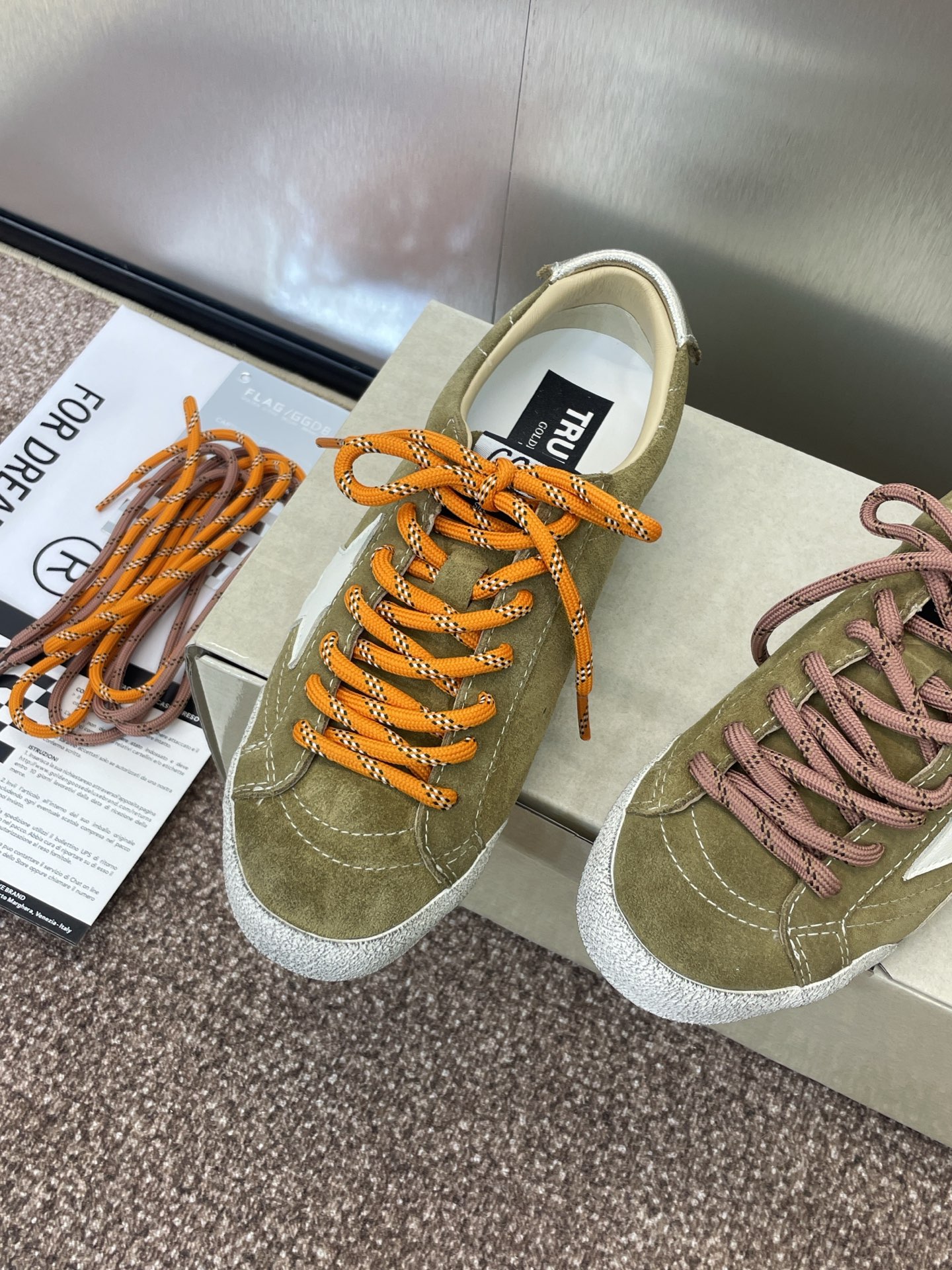 Golden Goos* Spring/Summer 2025 High-Top Sneakers with Original Materials, Internal Lift. - 图片 3
