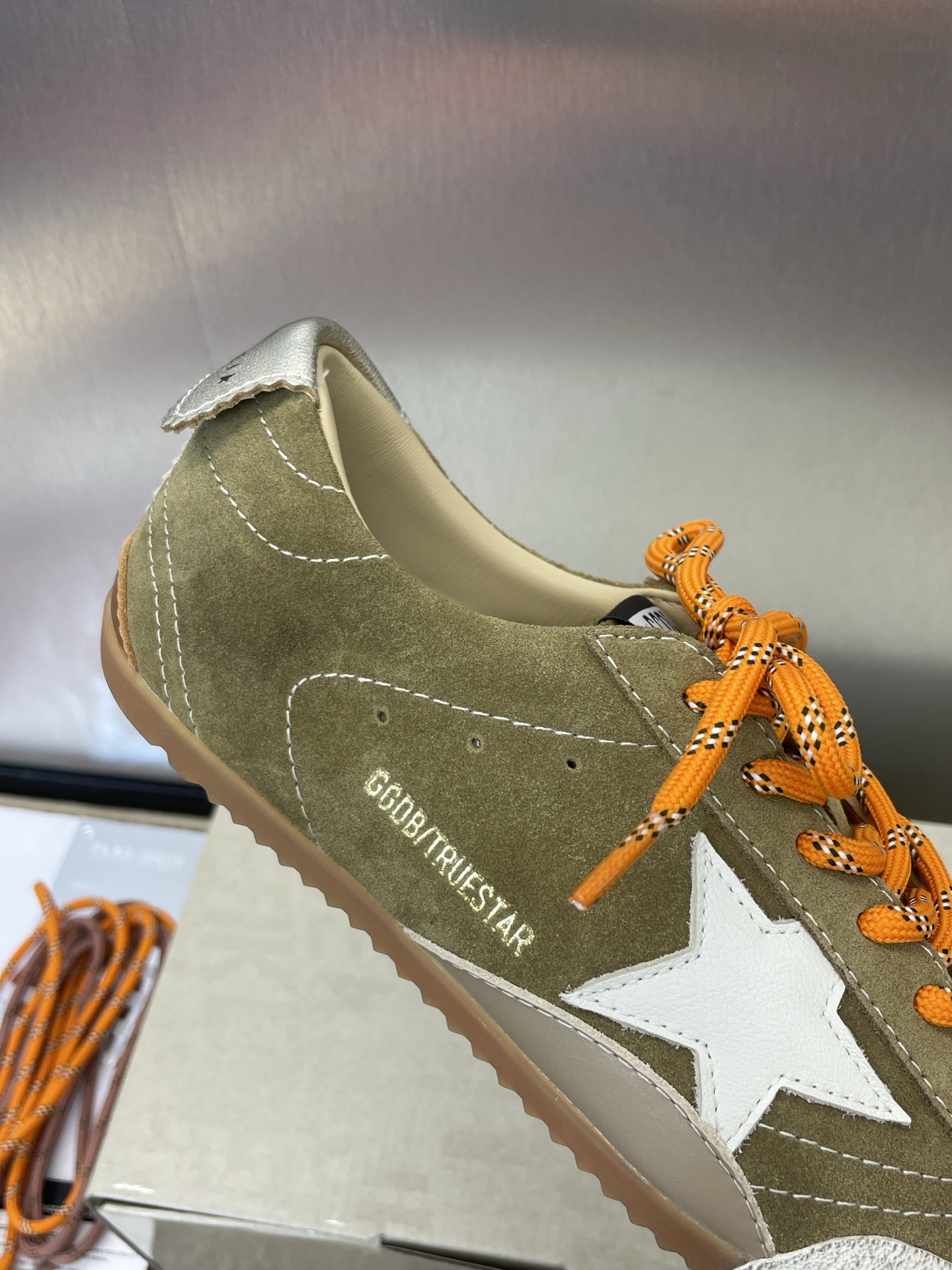 Golden Goos* Spring/Summer 2025 High-Top Sneakers with Original Materials, Internal Lift. - 图片 6