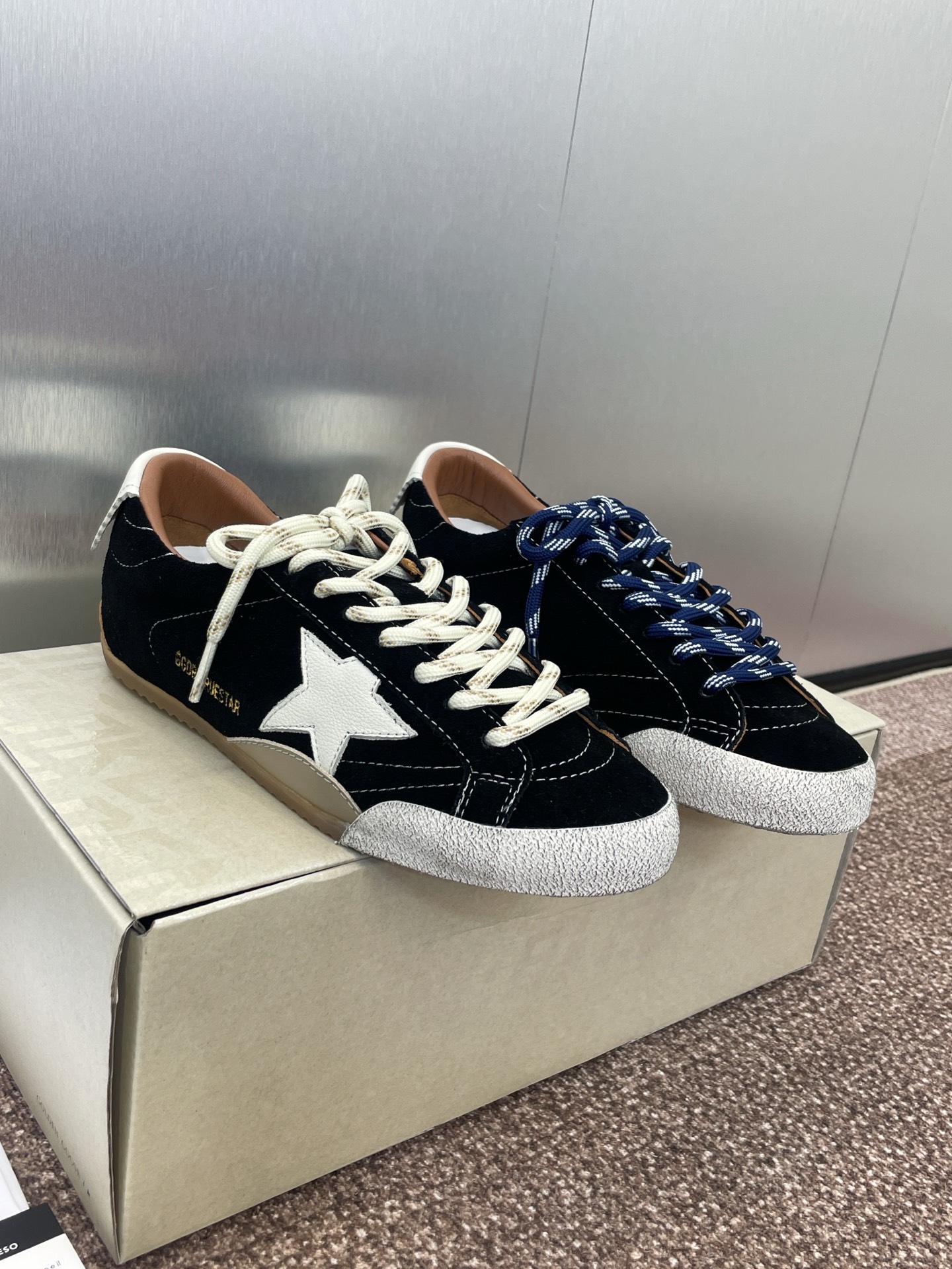 Golden Goose Spring/Summer 2025 High-Top Sneakers with Detoxin Girl Shoes – P650 - 图片 2