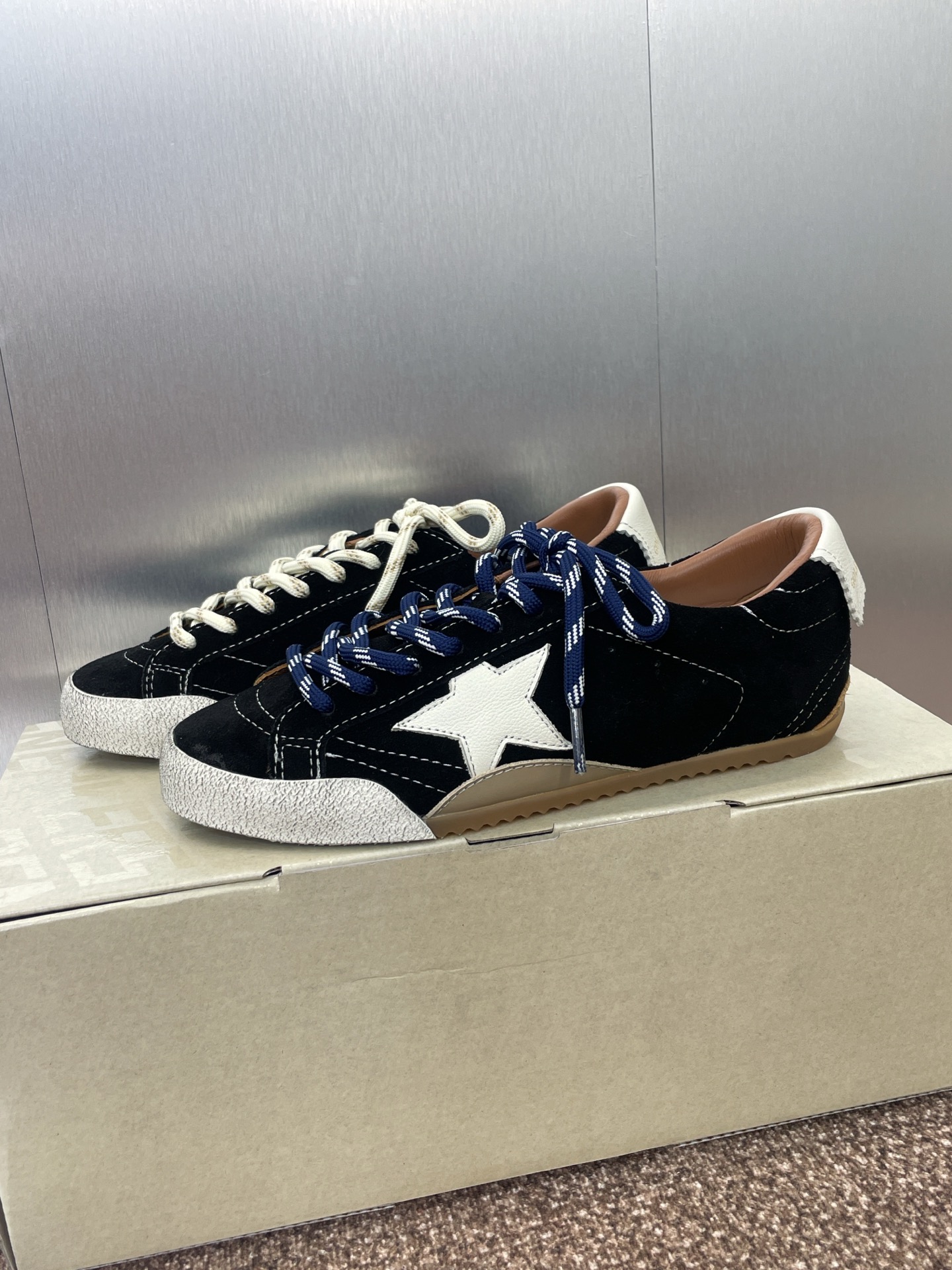 Golden Goose Spring/Summer 2025 High-Top Sneakers with Detoxin Girl Shoes – P650 - 图片 4
