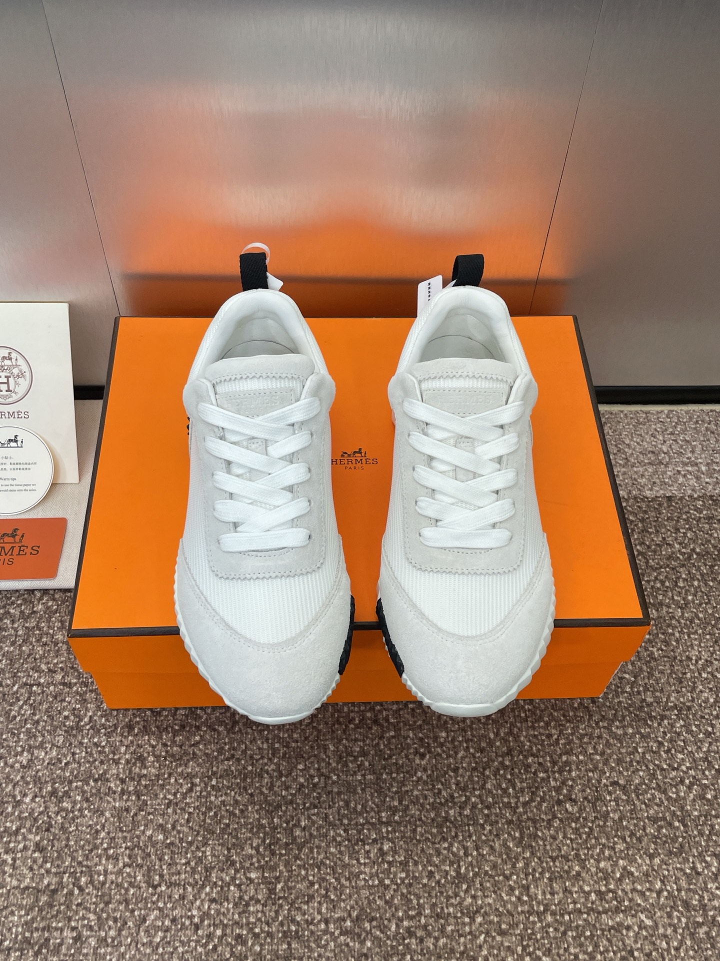 NO:420903,Women's size/men's size 290 Hermes Hermes autumn and winter classic couple style Bouncing casual lace-up versatile sports shoes H home thick sole fashion style color-blocking running shoes Material upper imported environmentally friendly breathable mesh splicing imported sheep skin + water dyed sheepskin inner lining + original mold open-molded sole 2.5CM Size: Women's size 35-41 (40.41 custom-made without return and exchange) Men's size 39-45 (39 custom-made without return and exchange), casual shoes/sports, hermes, hermes, sneakers, sheepskin, sheep19860909女码/男码290 爱马仕 Hermes 秋冬经典情侣款 Bouncing 休闲系带百搭运动鞋 H家厚底时尚风格拼色跑鞋 材质鞋面进口环保透气网眼布拼接进口羊猄皮+水染羊皮内里+原版开模大底 底厚2.5CM Size: 女码35-41（40.41定制不退换） 男码39-45（39定制不退换）,休闲鞋/运动鞋,hermes,hermes,sneakers,sheepskin,sheep,Women's Shoes