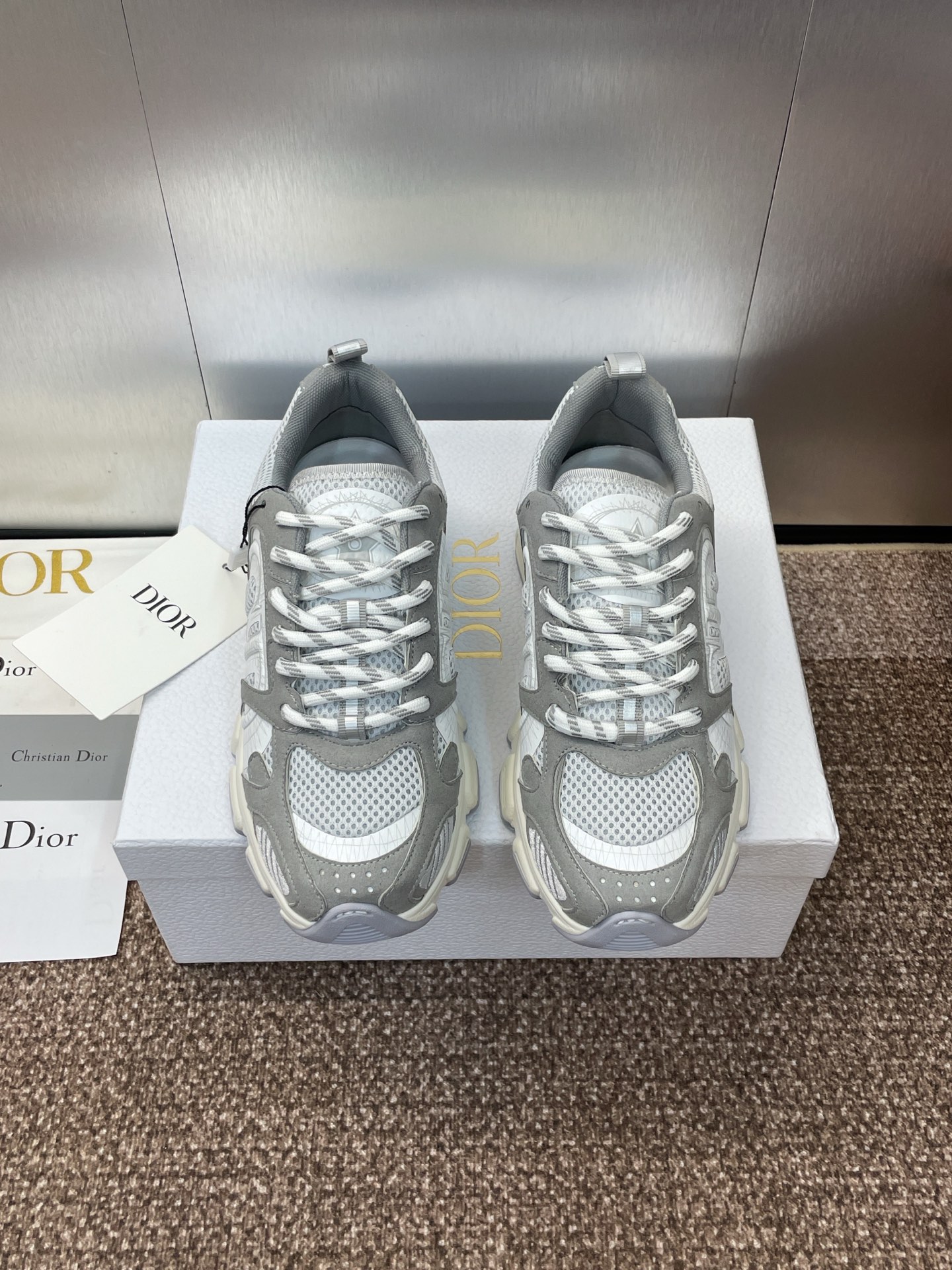 NO:420886,Dior Spring and Summer Show new Chrono iconic fashionable modern sports dad shoes CD letter logo lace-up color-blocking thick-soled running shoes Celebrity same jelly color casual women's shoes Top high-end version on the market Material: The upper adopts special craftsmanship with mesh fabric splicing metal cowhide + environmentally friendly breathable fabric inner lining + original mold opening Tpu combination sole thickness: 4CM Size: 35-41 standard size (.40.41 custom-made non-return and exchange), casual shoes/sports shoes, dior, dior, sneakers, cowhide19860909Dior 迪奥春夏走秀新款 Chrono 标志性时尚摩登运动老爹鞋 CD字母logo系带拼色厚底跑鞋 明星同款果冻色休闲女鞋 市面顶级高端版本 材质:鞋面采用特殊工艺搭配网眼织物拼接金属牛皮+环保透气织物内里+原版开模Tpu组合大底 底厚:4CM Size:35-41标准码(.40.41定制不退换),休闲鞋/运动鞋,dior,dior,sneakers,cowhide,Women's Shoes