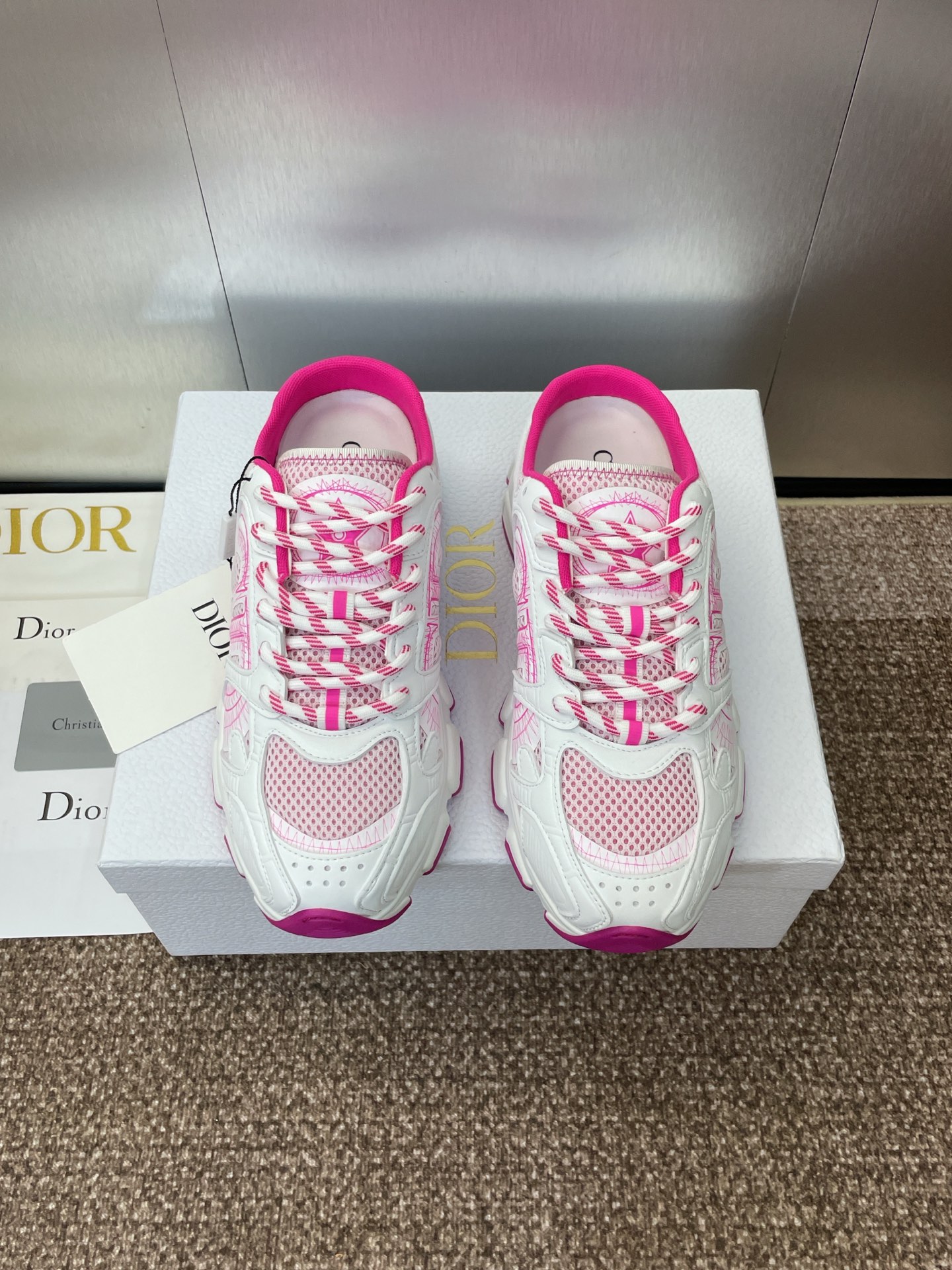 NO:420897,Dior Spring and Summer Show new Chrono iconic fashionable modern sports dad shoes CD letter logo lace-up color-blocking thick-soled running shoes Celebrity same jelly color casual muller women's slippers Top high-end version on the market Material: The upper adopts special craftsmanship with mesh fabric splicing metal cowhide + environmentally friendly breathable fabric inner lining + original mold opening Tpu combination sole Size: 35-41 standard size (.41 customization without return and exchange), casual shoes/sports shoes, dior, dior, sneakers, slippers, cowhide19860909Dior 迪奥春夏走秀新款 Chrono 标志性时尚摩登运动老爹鞋 CD字母logo系带拼色厚底跑鞋 明星同款果冻色休闲穆勒女拖鞋 市面顶级高端版本 材质:鞋面采用特殊工艺搭配网眼织物拼接金属牛皮+环保透气织物内里+原版开模Tpu组合大底 Size:35-41标准码(.41定制不退换),休闲鞋/运动鞋,dior,dior,sneakers,slippers,cowhide,Women's Shoes