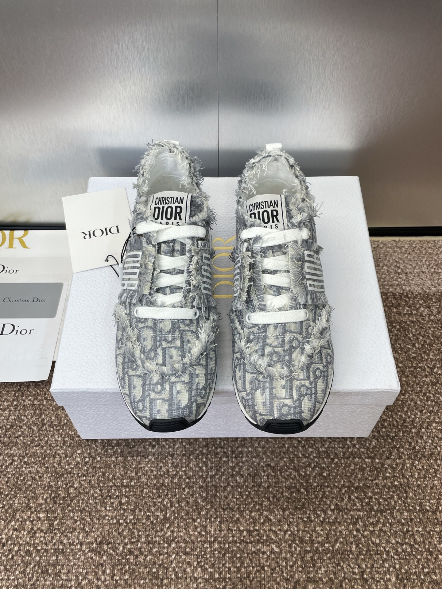 NO:420906,Dior Spring and Summer Show new style D-Sketch series sports women's shoes Stars same thick-soled lace-up casual Forrest Gump running shoes CD letter logo color-blocking retro dad shoes Top high-end version on the market Material: upper environmentally friendly embroidery technology fabric/nylon fabric decoration + environmentally friendly polyester blend breathable inner lining + high elastic foam foot pad + original mold opening TPU sole Size: women's size 35-41 (41 customization without return and exchange), casual shoes/sports shoes, dior, dior, sneakers19860909Dior 迪奥 春夏走秀新款 D-Sketch系列运动女鞋 明星同款厚底系带休闲阿甘跑鞋 CD字母logo拼色复古老爹鞋 市面顶级高端版本 材质:鞋面环保刺绣科技面料/尼龙织物装饰+环保涤纶混纺透气内里+高弹发泡垫脚+原版开模TPU大底 Size:女码35-41（41定制不退换）,休闲鞋/运动鞋,dior,dior,sneakers,Women's Shoes