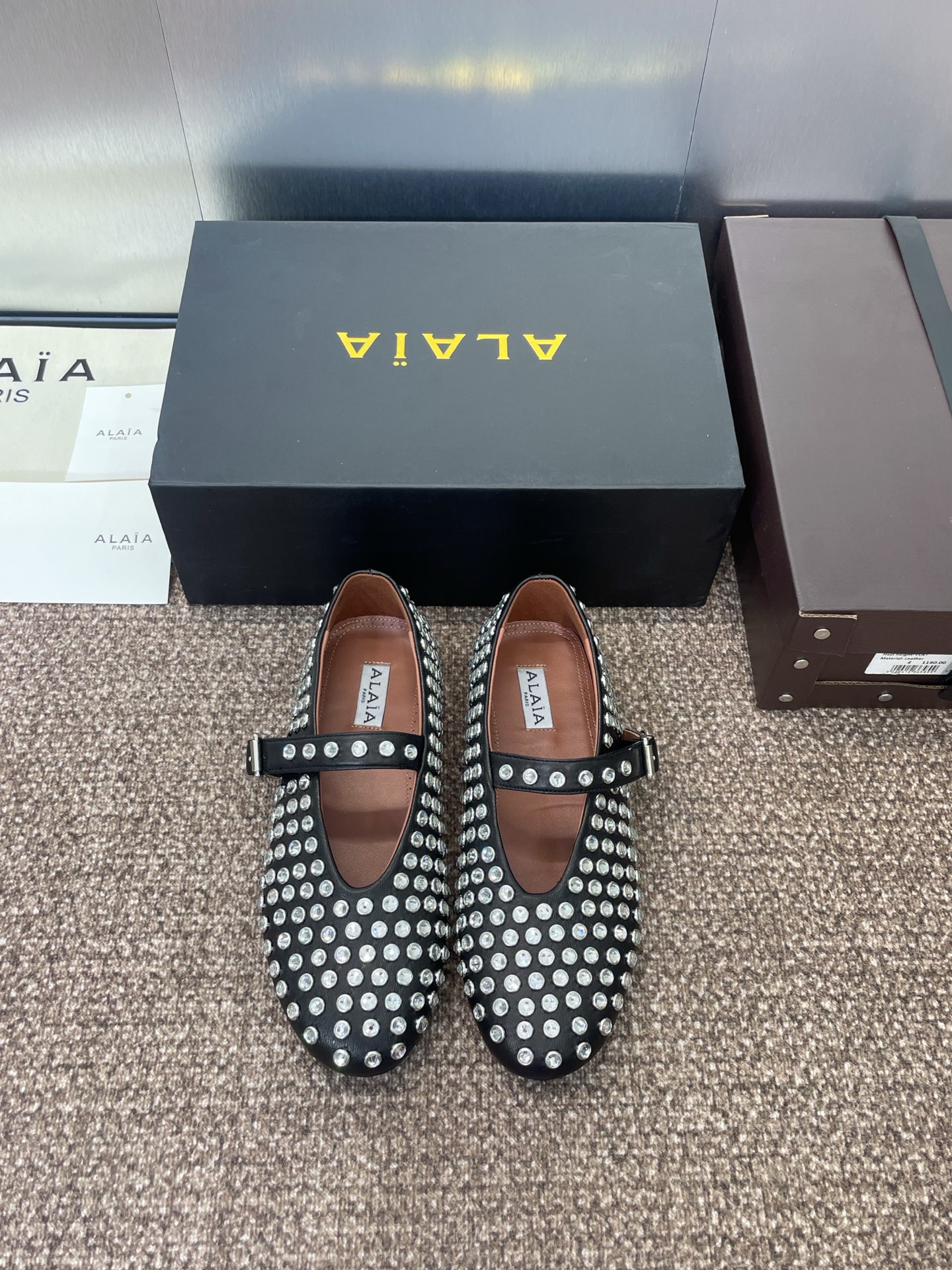 NO:415679,Ordinary box/original packaging Alaia spring and summer new rivet rhinestone Mary Jane ballerina shoes ALAIA star same round toe color-blocking punk style lazy loafer shoes Material upper imported sheep leather/calfskin + water dyed sheepskin lining + original mold open sole Size34-42 (34, 40, 41, 42, custom-made non-return), Mary Jane, alaia, loafers, mary jane, cowhide, sheepskin, sheep19860909普通盒/ 原版包装 阿莱亚春夏新款铆钉水钻玛丽珍芭蕾舞女鞋ALAIA明星同款圆头拼色朋克风懒人乐福单鞋 材质鞋面进口羊猄皮/小牛皮+水染羊皮内里+ 原版开模大底 Size34-42（34、40、41、42、定制不退换）,玛丽珍,alaia,loafers,mary jane,cowhide,sheepskin,sheep,Women's Shoes