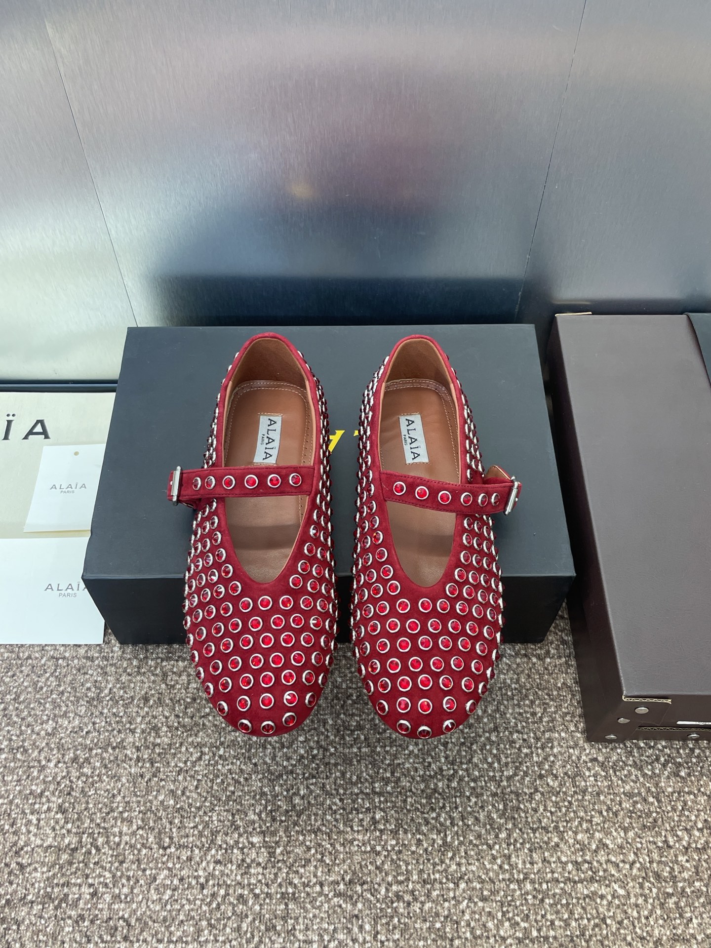 NO:420843,Ordinary box/original packaging Alaia spring and summer new rivet rhinestone Mary Jane ballerina shoes ALAIA star same round toe color-blocking punk style lazy loafer shoes Material upper imported sheep leather/calfskin + water dyed sheepskin lining + original open molded sole Size34-42 (34, 40, 41, 42, custom-made non-return), ballet shoes, alaia, loafers, mary jane, cowhide, sheepskin, sheep19860909普通盒/ 原版包装 阿莱亚春夏新款铆钉水钻玛丽珍芭蕾舞女鞋ALAIA明星同款圆头拼色朋克风懒人乐福单鞋 材质鞋面进口羊猄皮/小牛皮+水染羊皮内里+ 原版开模大底 Size34-42（34、40、41、42、定制不退换）,芭蕾舞鞋,alaia,loafers,mary jane,cowhide,sheepskin,sheep,Women's Shoes