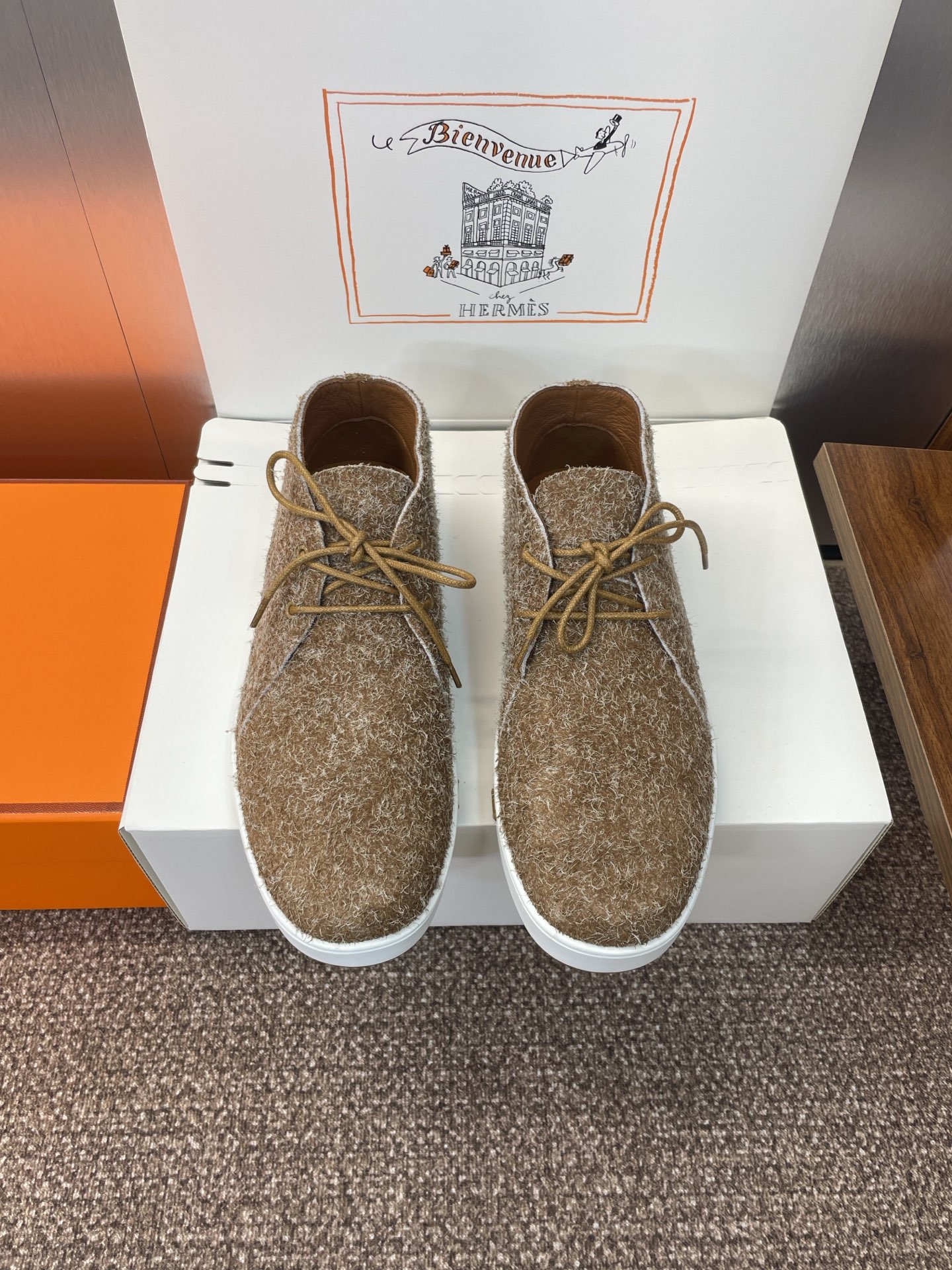 NO:415657,Women's size men's size, Dongguan's purchasing grade, Hermes Hermes Spring and summer couple's new style, lucky lace-up color-blocking inner height-enhancing skateboard shoes, H-home flat-soled round-toe fashionable casual high-top shoes, material imported calfskin/imported sheep leather/environmental breathable wool cloth + water-dyed sheepskin inner lining + original molded Tpu outsole, inner height 3.5CM Size: Women's size 35-41 (41 custom-made not returned or exchange) Men's size 39-46 (45.46 custom-made not returned or exchange), casual shoes/sports, hermes, hermes, sneakers, cowhide, sheepskin, sheep19860909女码男码 莞产 代购级 爱马仕 Hermes 春夏情侣新款 lucky系带拼色内增高滑板鞋 H家平底圆头时尚休闲高帮鞋 材质进口小牛皮/进口羊猄皮/环保透气毛呢布+水染羊皮内里+原版开模Tpu大底 内增高3.5CM Size: 女码35-41(41定制不退换）男码39-46（45.46定制不退换）,休闲鞋/运动鞋,hermes,hermes,sneakers,cowhide,sheepskin,sheep,Women's Shoes