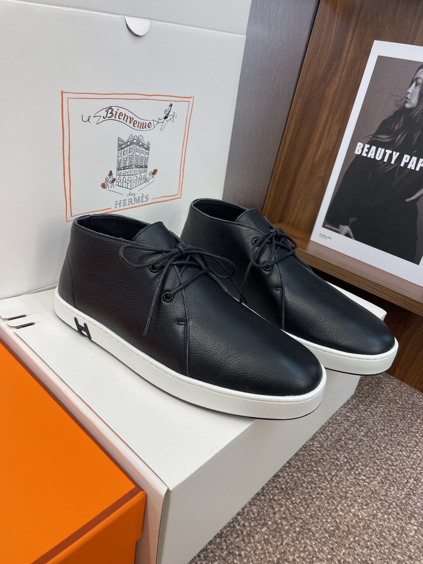 NO:420923,Women's size men's size, Dongguan's purchasing grade, Hermes Hermes Spring and summer couple's new style, lucky lace-up color-blocking inner height-enhancing skateboard shoes, H-home flat-soled round-toe fashionable casual high-top shoes, material imported calfskin/imported sheep leather/environmental breathable wool cloth + water-dyed sheepskin inner lining + original molded Tpu outsole, inner height 3.5CM Size: Women's size 35-41 (41 custom-made not returned or exchange) Men's size 39-46 (45.46 custom-made not returned or exchange), casual shoes/sports, hermes, hermes, sneakers, cowhide, sheepskin, sheep19860909女码男码 莞产 代购级 爱马仕 Hermes 春夏情侣新款 lucky系带拼色内增高滑板鞋 H家平底圆头时尚休闲高帮鞋 材质进口小牛皮/进口羊猄皮/环保透气毛呢布+水染羊皮内里+原版开模Tpu大底 内增高3.5CM Size: 女码35-41(41定制不退换）男码39-46（45.46定制不退换）,休闲鞋/运动鞋,hermes,hermes,sneakers,cowhide,sheepskin,sheep,Women's Shoes