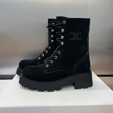 CELINE 秋冬新款系带机车女短靴 瑟琳字母压花logo厚底低跟圆头骑士登山靴材质:鞋面定制进口小牛皮 CELINE 秋冬新款系带机车女短靴 瑟琳字母压花logo厚底低跟圆头骑士登山靴材质:鞋面定制进口小牛皮