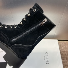 CELINE 秋冬新款系带机车女短靴 瑟琳字母压花logo厚底低跟圆头骑士登山靴材质:鞋面定制进口小牛皮 CELINE 秋冬新款系带机车女短靴 瑟琳字母压花logo厚底低跟圆头骑士登山靴材质:鞋面定制进口小牛皮
