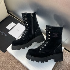 CELINE 秋冬新款系带机车女短靴 瑟琳字母压花logo厚底低跟圆头骑士登山靴材质:鞋面定制进口小牛皮 CELINE 秋冬新款系带机车女短靴 瑟琳字母压花logo厚底低跟圆头骑士登山靴材质:鞋面定制进口小牛皮