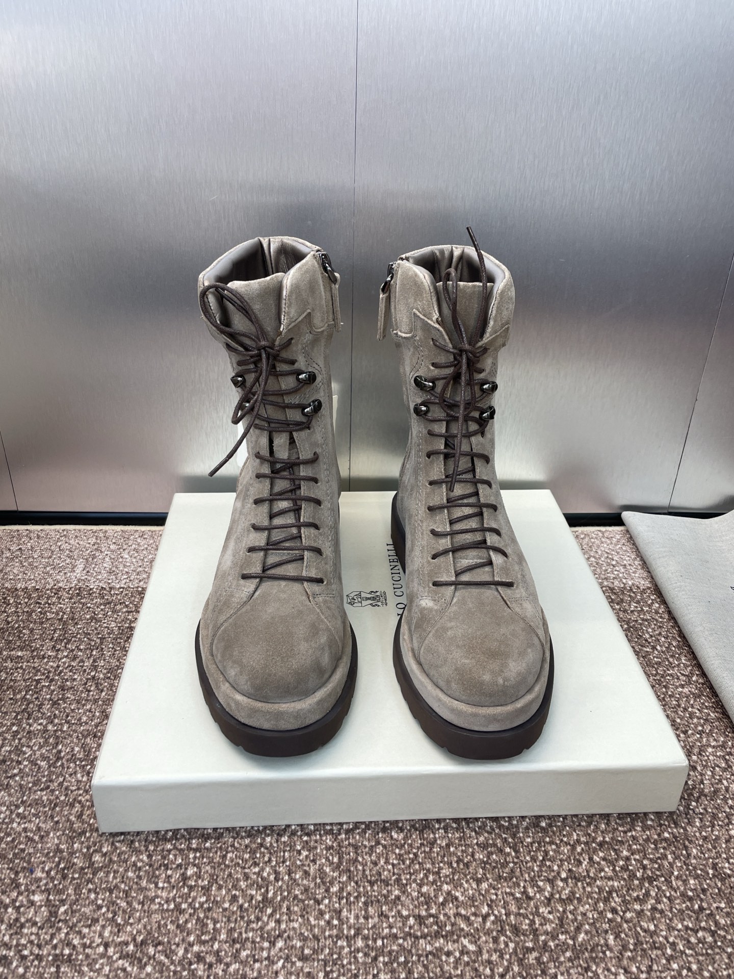 NO:446837,Brunello Cucineli 2025 autumn and winter new women's short boots BC thick sole low heel round toe tied side zipper motorcycle rider military boots Material upper imported sheep suede + water dyed sheepskin inner lining + original molded sole Heel height 3CM Size35-39 (40 41 42 custom made no return), boots, brunello cucinelli, boots, sheepskin, sheep, chamois leather19860909Brunello Cucineli 布鲁内诺库奇内利2025秋冬新款女短靴 BC 厚底低跟圆头系带侧拉链机车骑士军靴 材质鞋面进口羊猄麂皮+水染羊皮内里+原版开模大底 跟高3CM Size35-39 (40 41 42定做不退换）,靴子,brunello cucinelli,boots,sheepskin,sheep,chamois leather,Women's Shoes