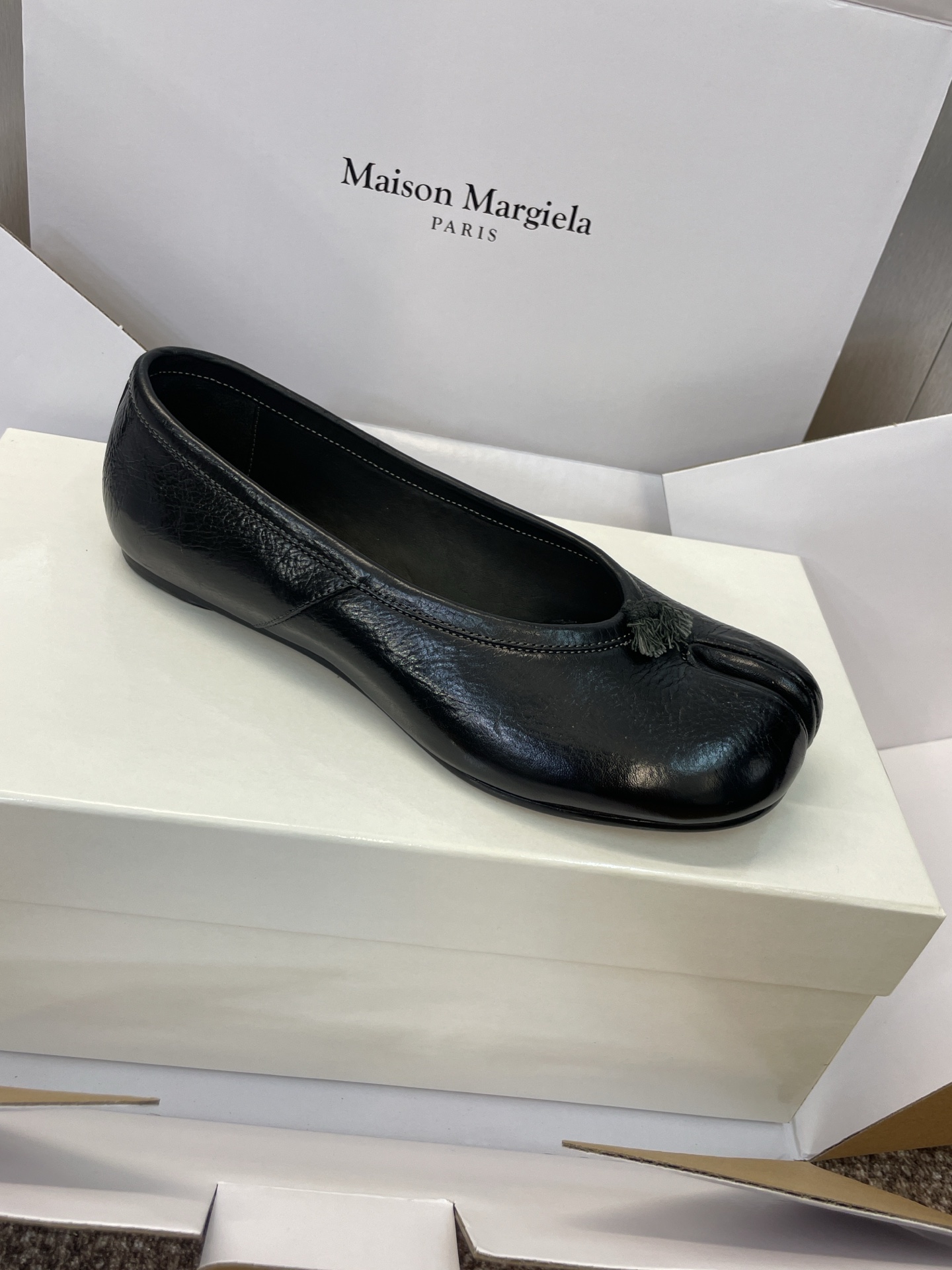 Fashion Substitutes: Maison Margiela Ballet Shoes with Waterwashing Tabi Sole - 图片 6