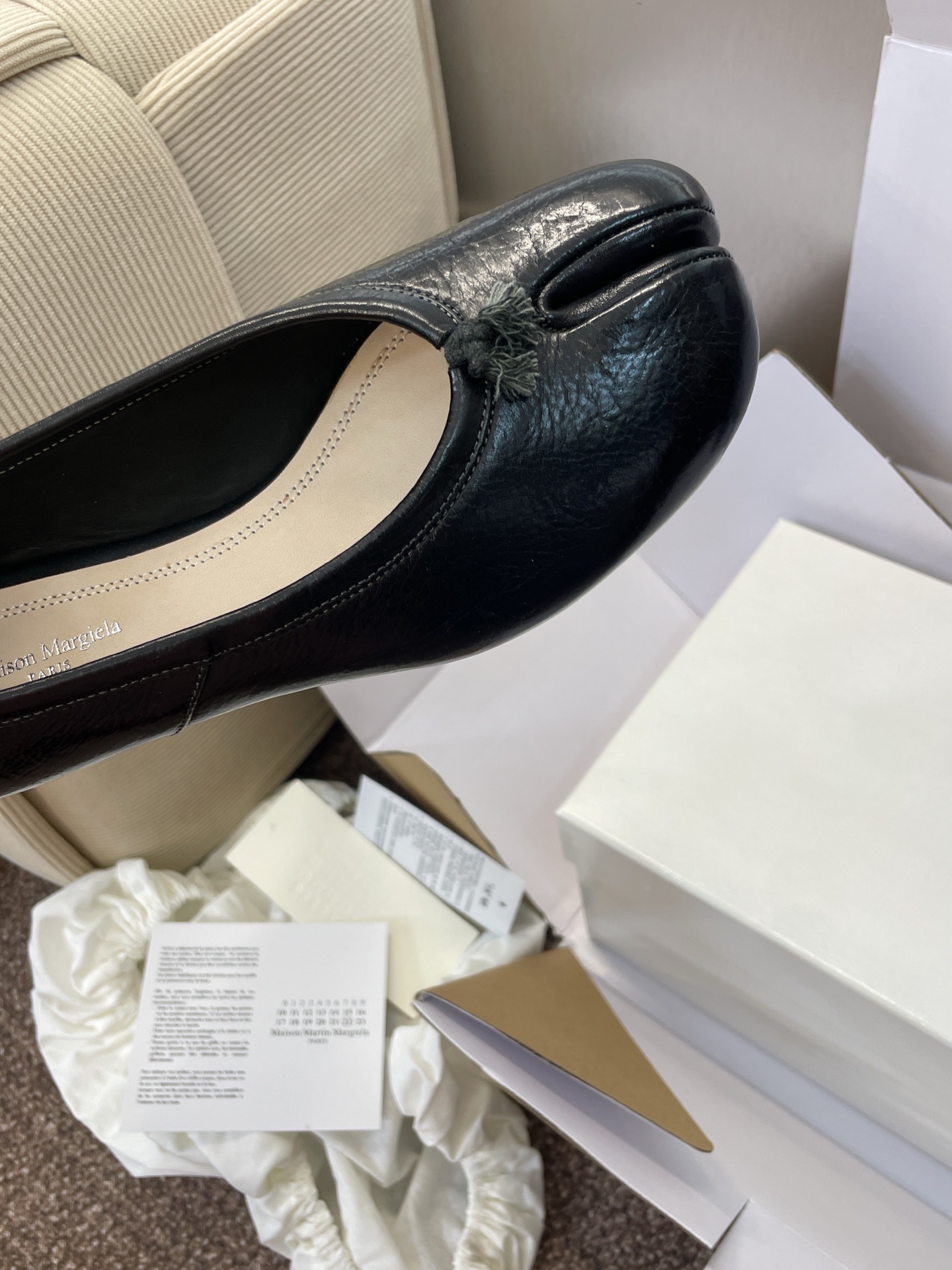 Fashion Substitutes: Maison Margiela Ballet Shoes with Waterwashing Tabi Sole - 图片 7