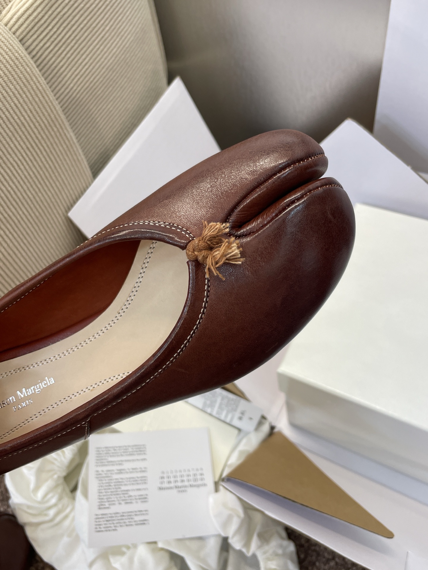 Fashion Substitutes: Maison Margiela Ballet Shoes with Unique Waterwashing Process - 图片 7