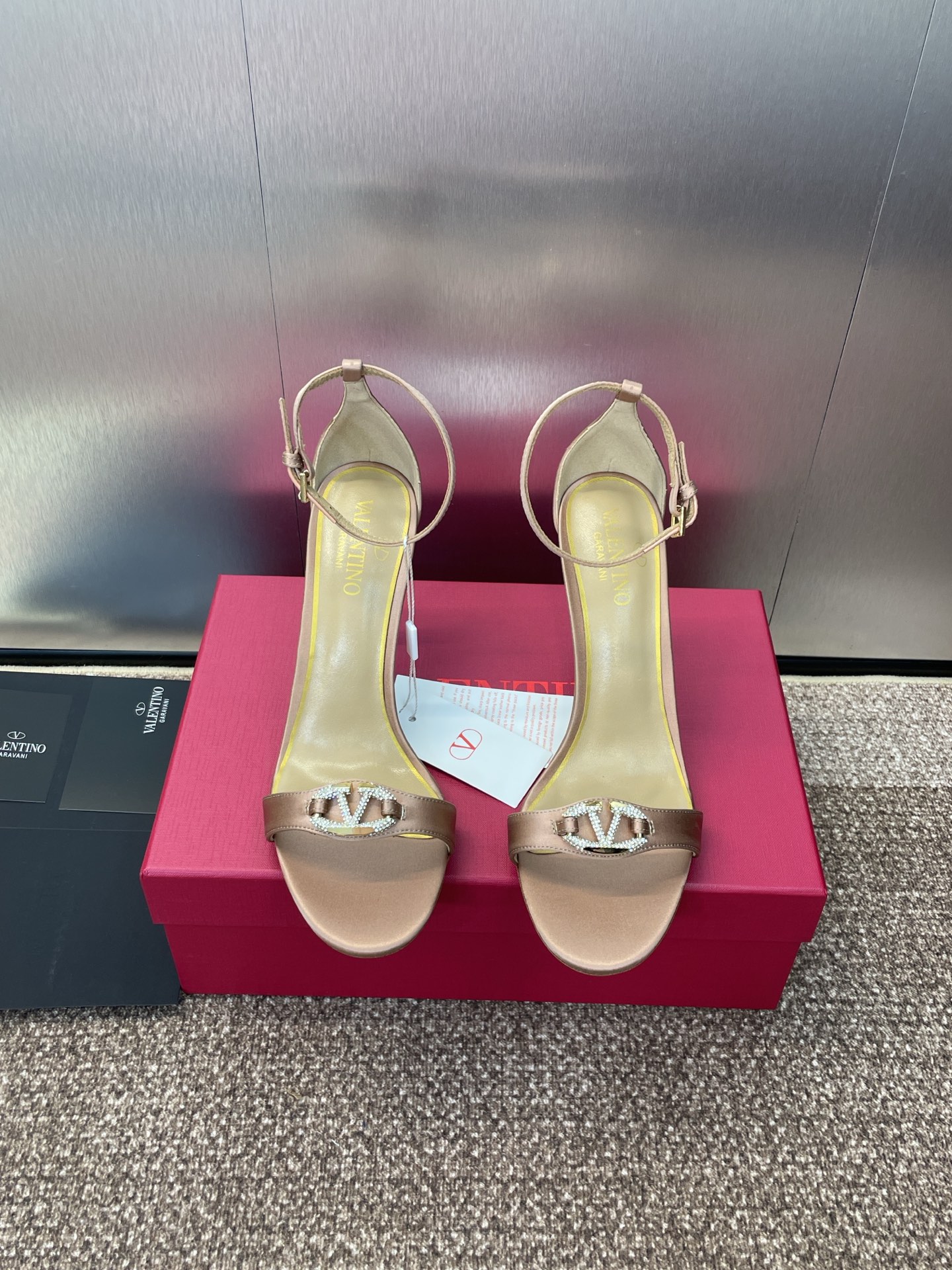 Valentino Garavani Crystal Embellished Silk High Heel Sandals 3 i1755033682109 8092 0 0