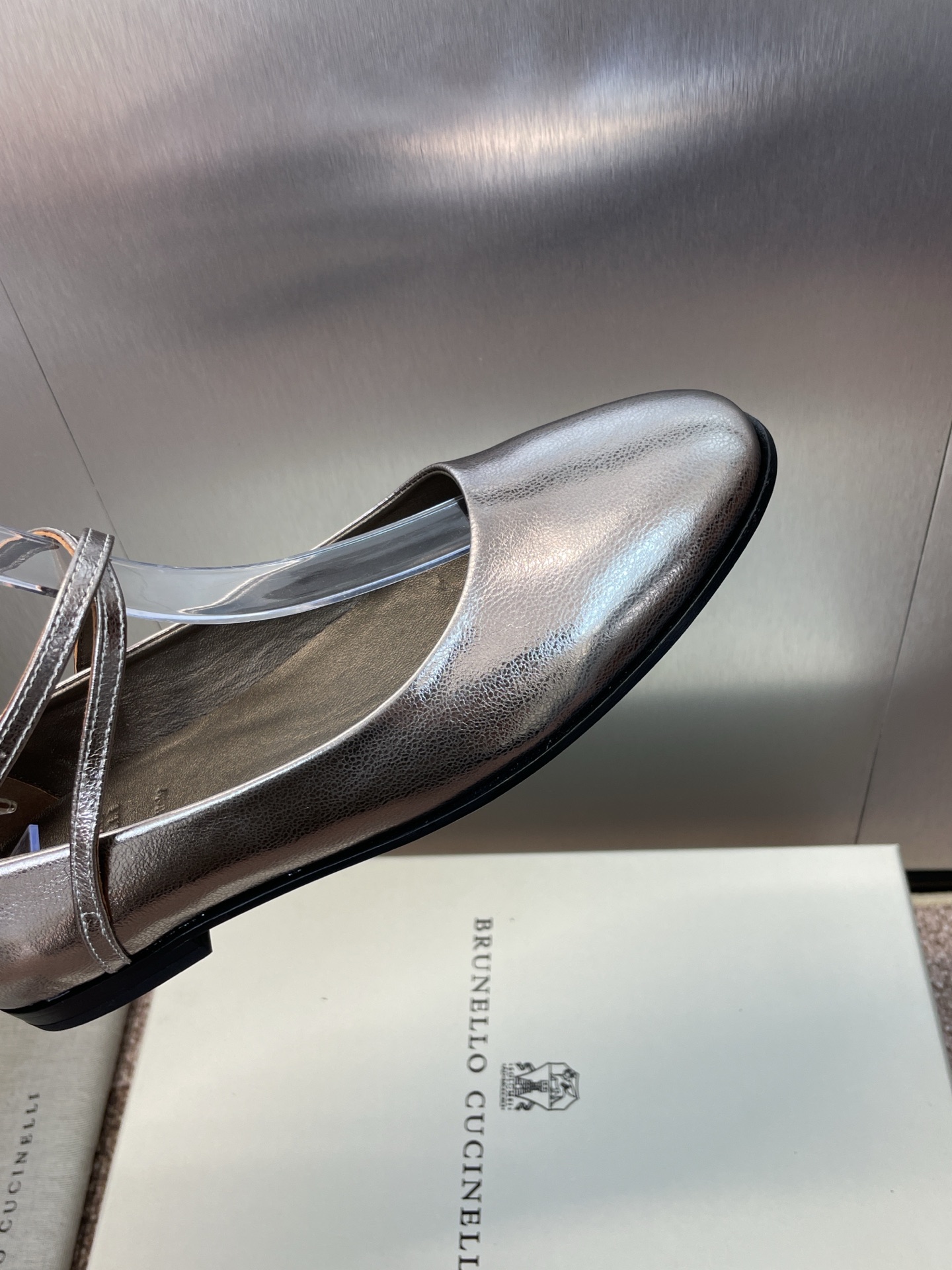 “Autumn 2025 Ballet Girl’s Shoes: Brenello Cucineli’s Metal and Sheep Skin Italian Design (Size 35-39)” - 图片 7