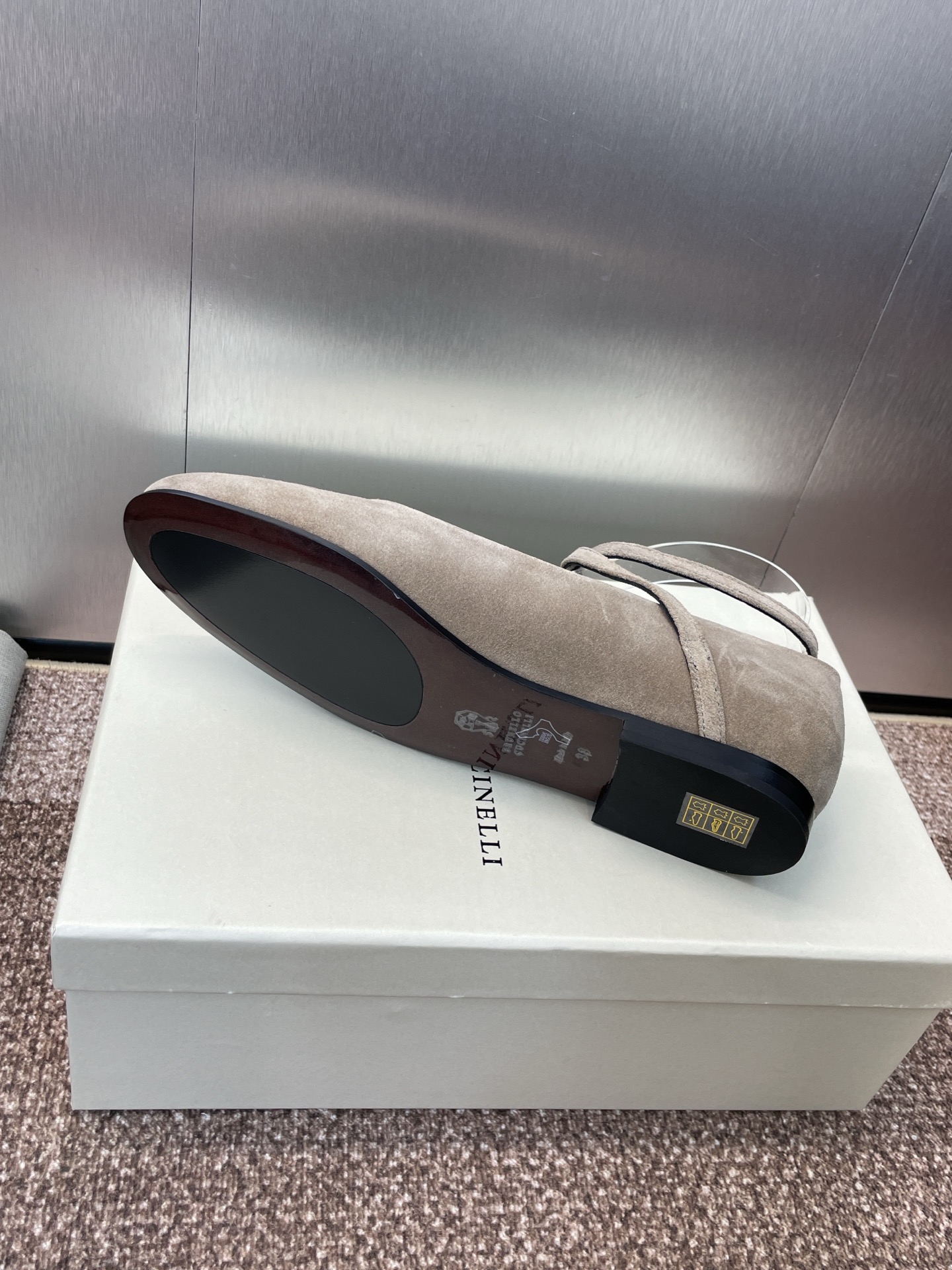 Autumn 2025 Ballet Girl’s Shoes: Brenello Cucineli’s Metal and Sheepskin Imports from Italy - 图片 9