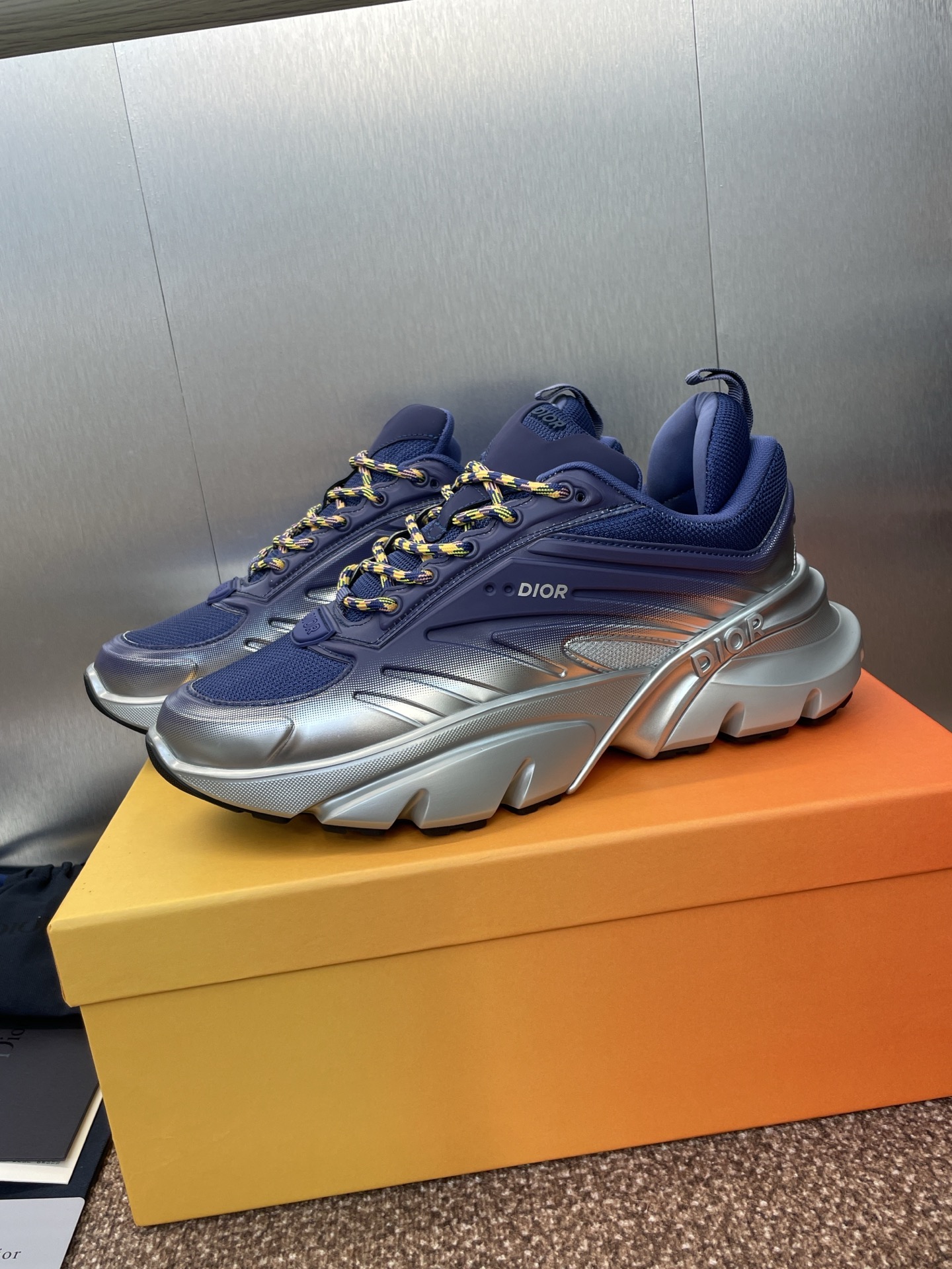 “High-End Men’s Fashion Shoes: Dior Dio 2025 Springs Summers Lovers B44 Branded Mordon Old Father’s Shoes” - 图片 4